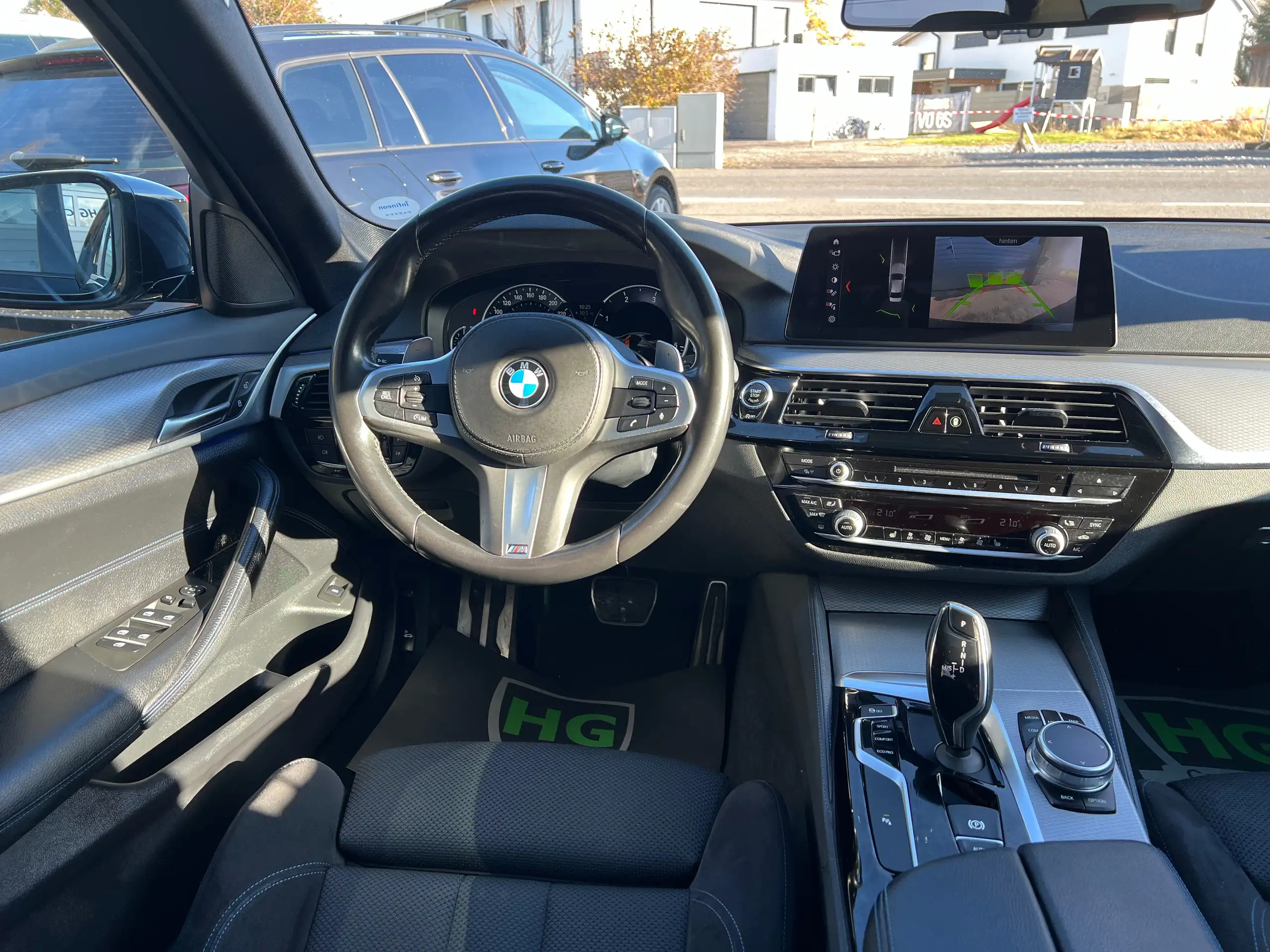 BMW - 520