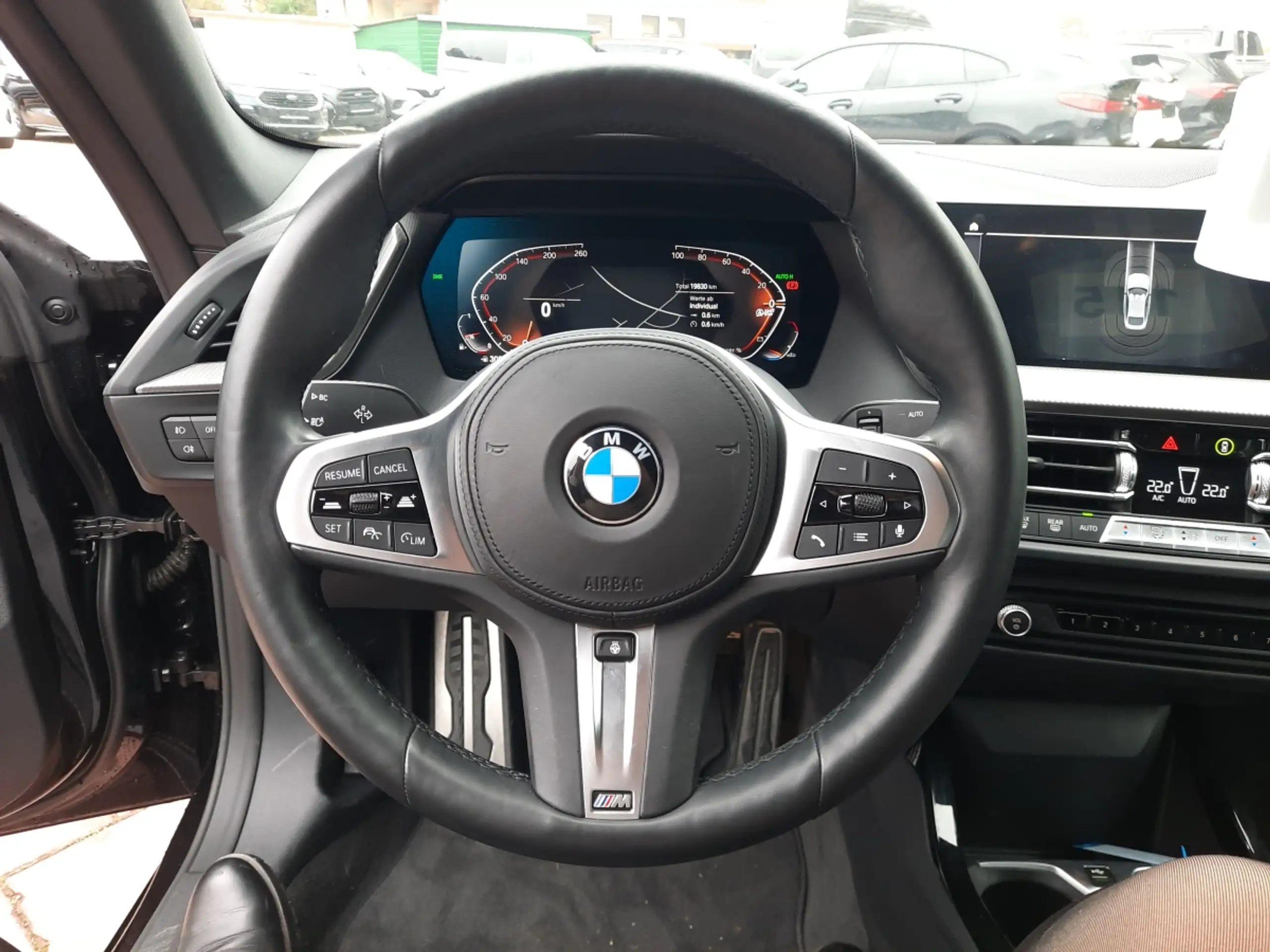 BMW - 218