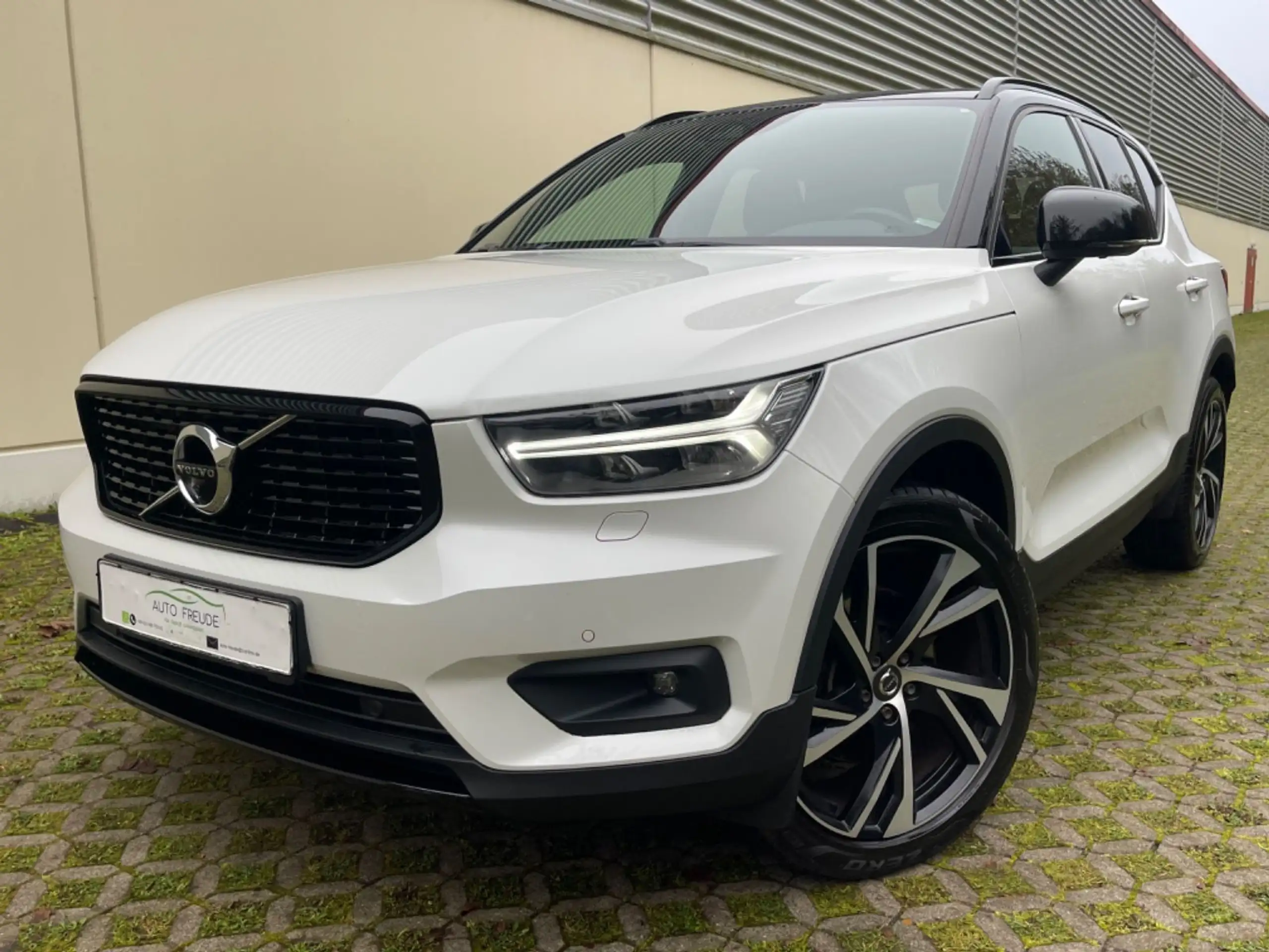 Volvo - XC40