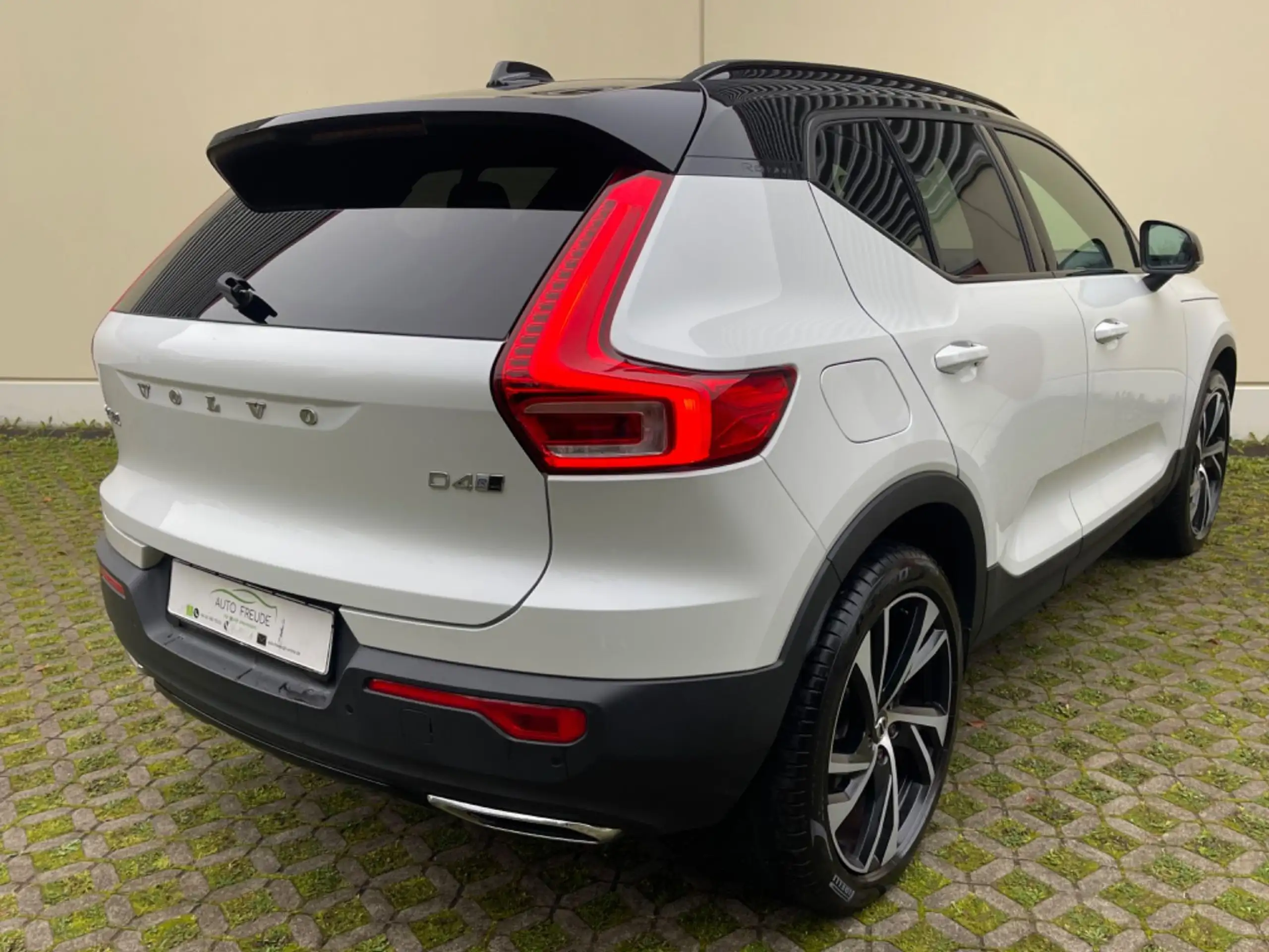 Volvo - XC40