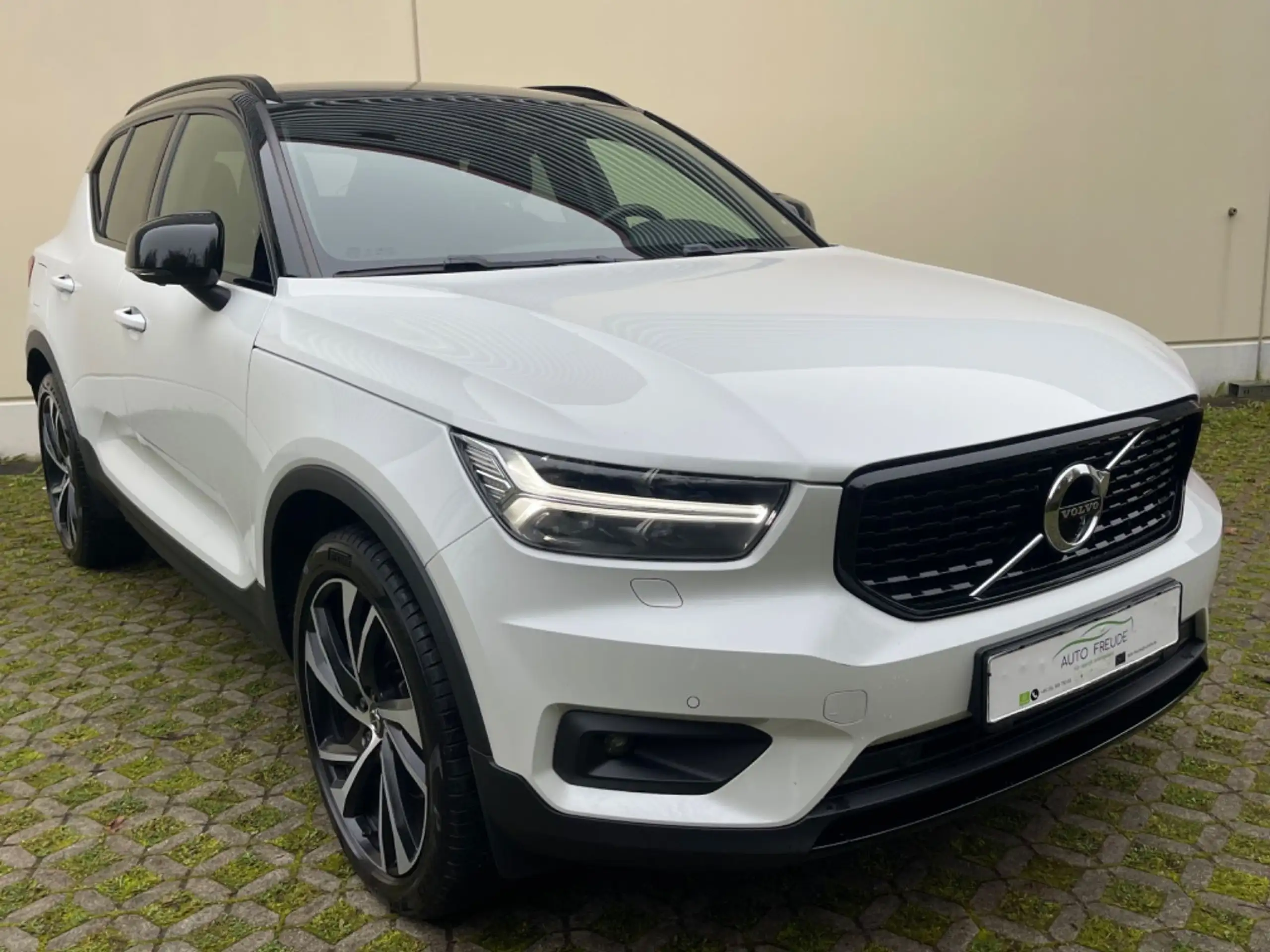 Volvo - XC40