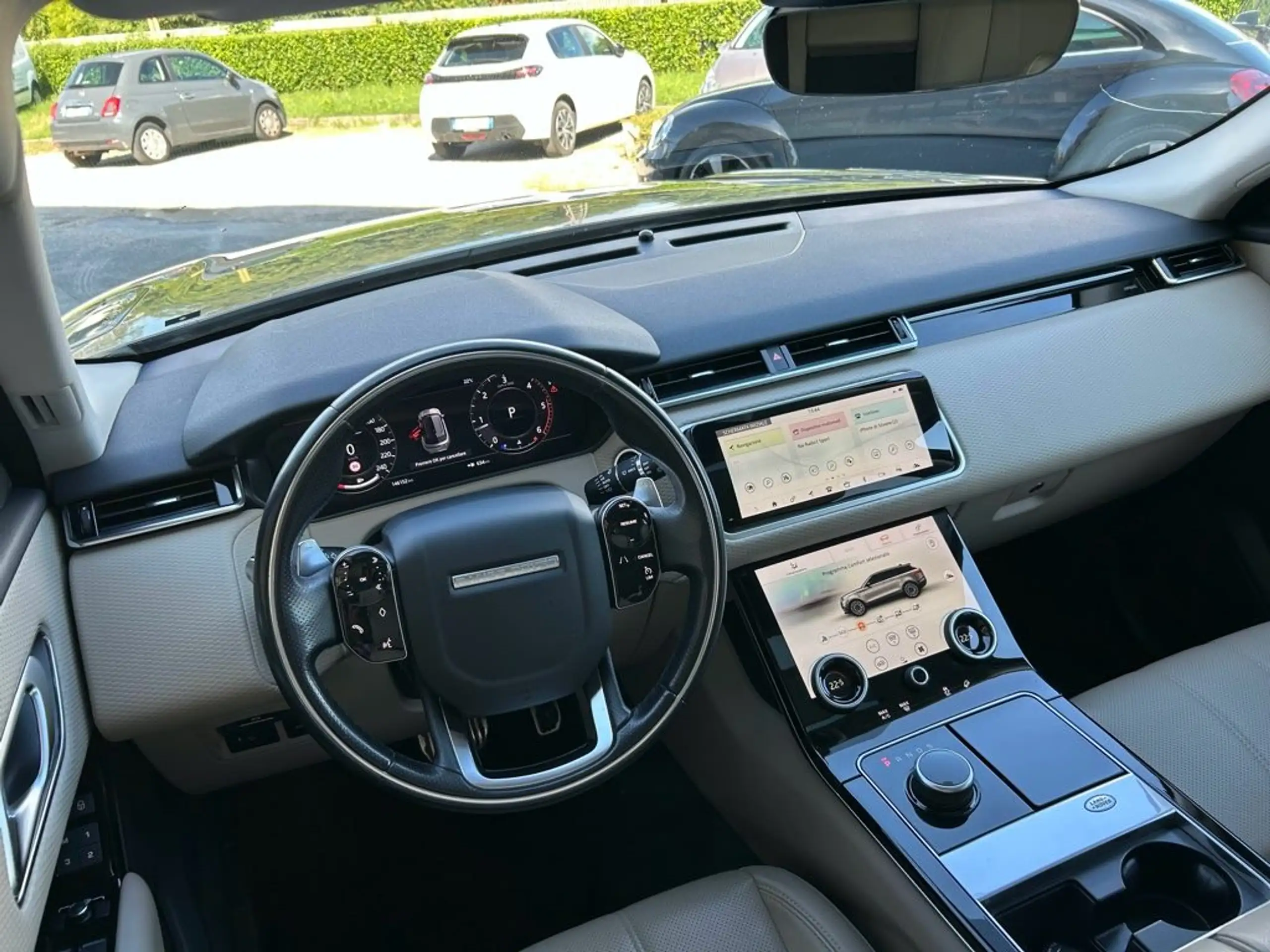 Land Rover - Range Rover Velar