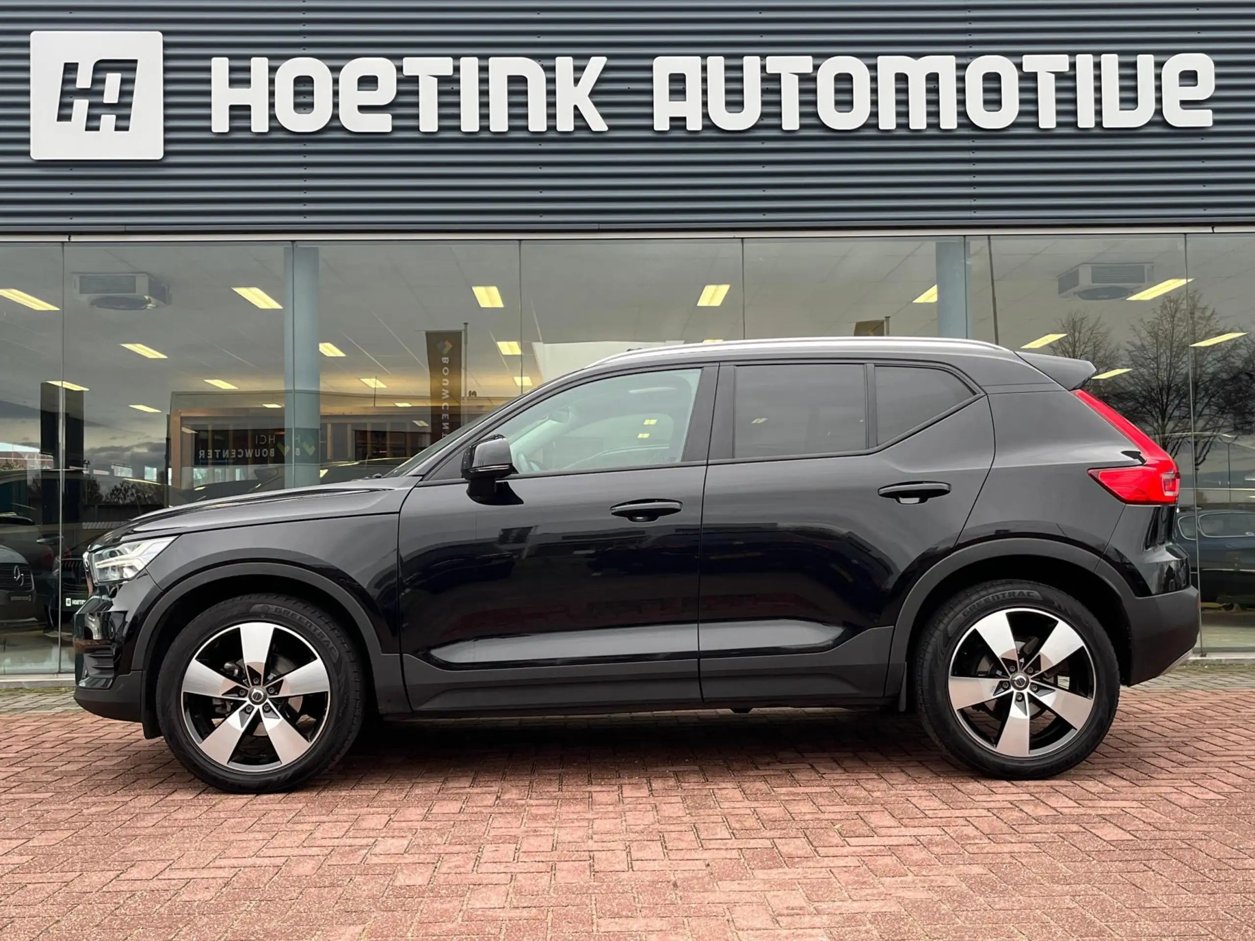 Volvo - XC40