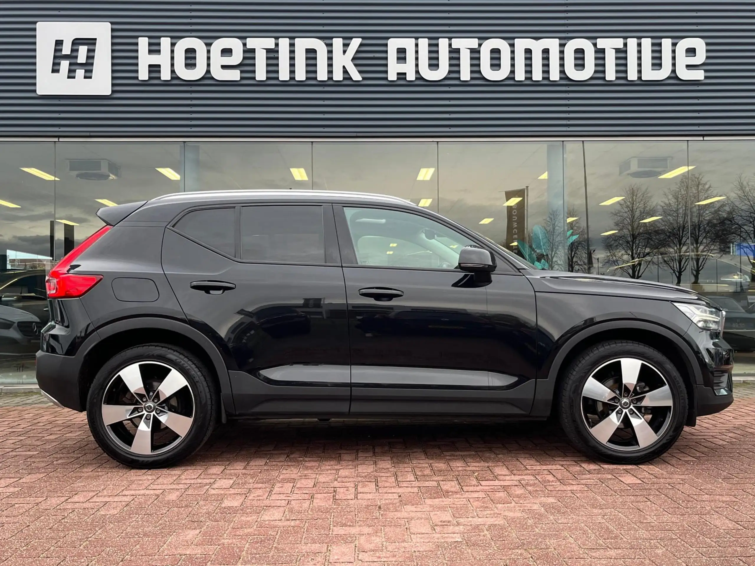 Volvo - XC40