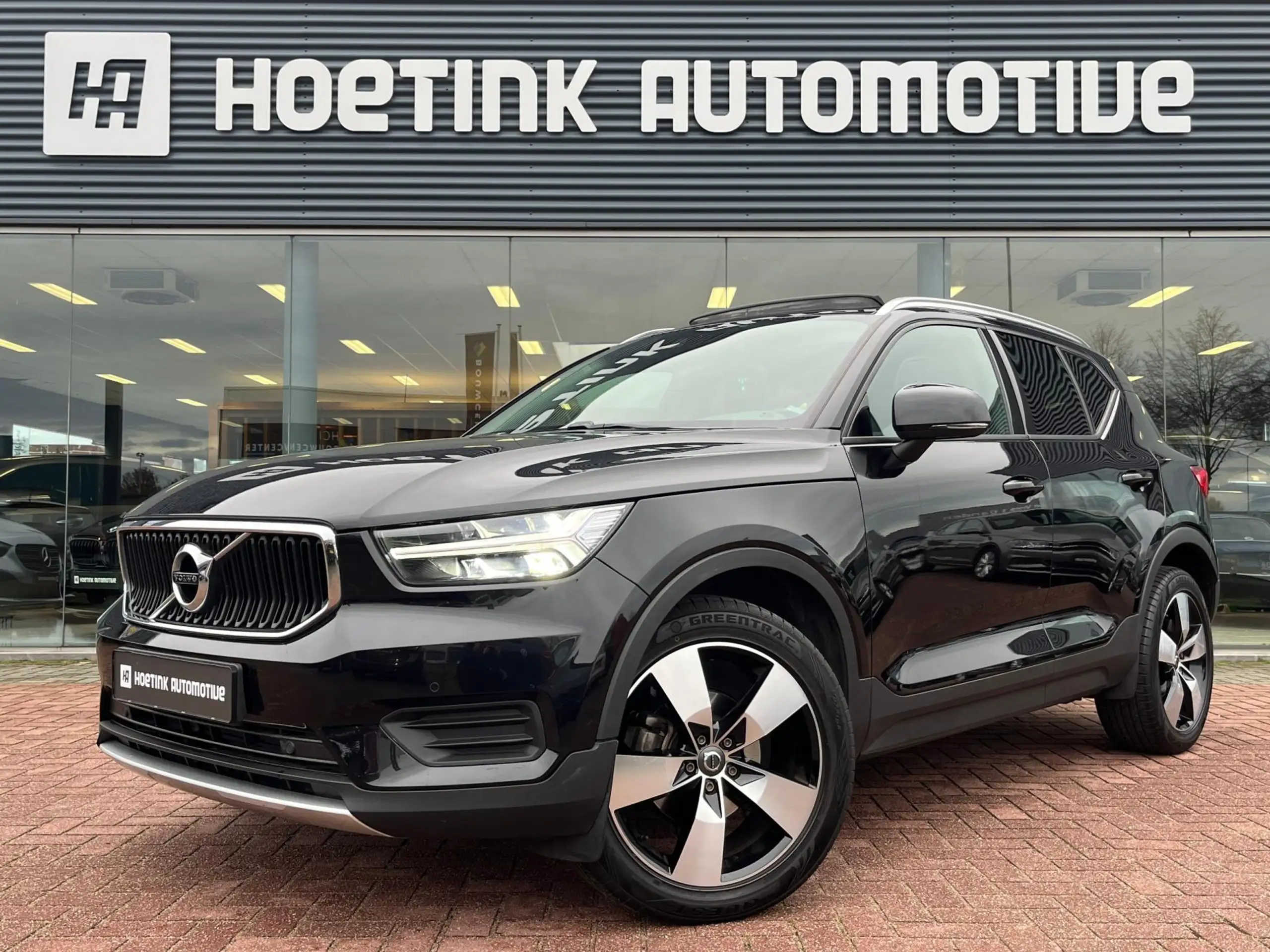 Volvo - XC40