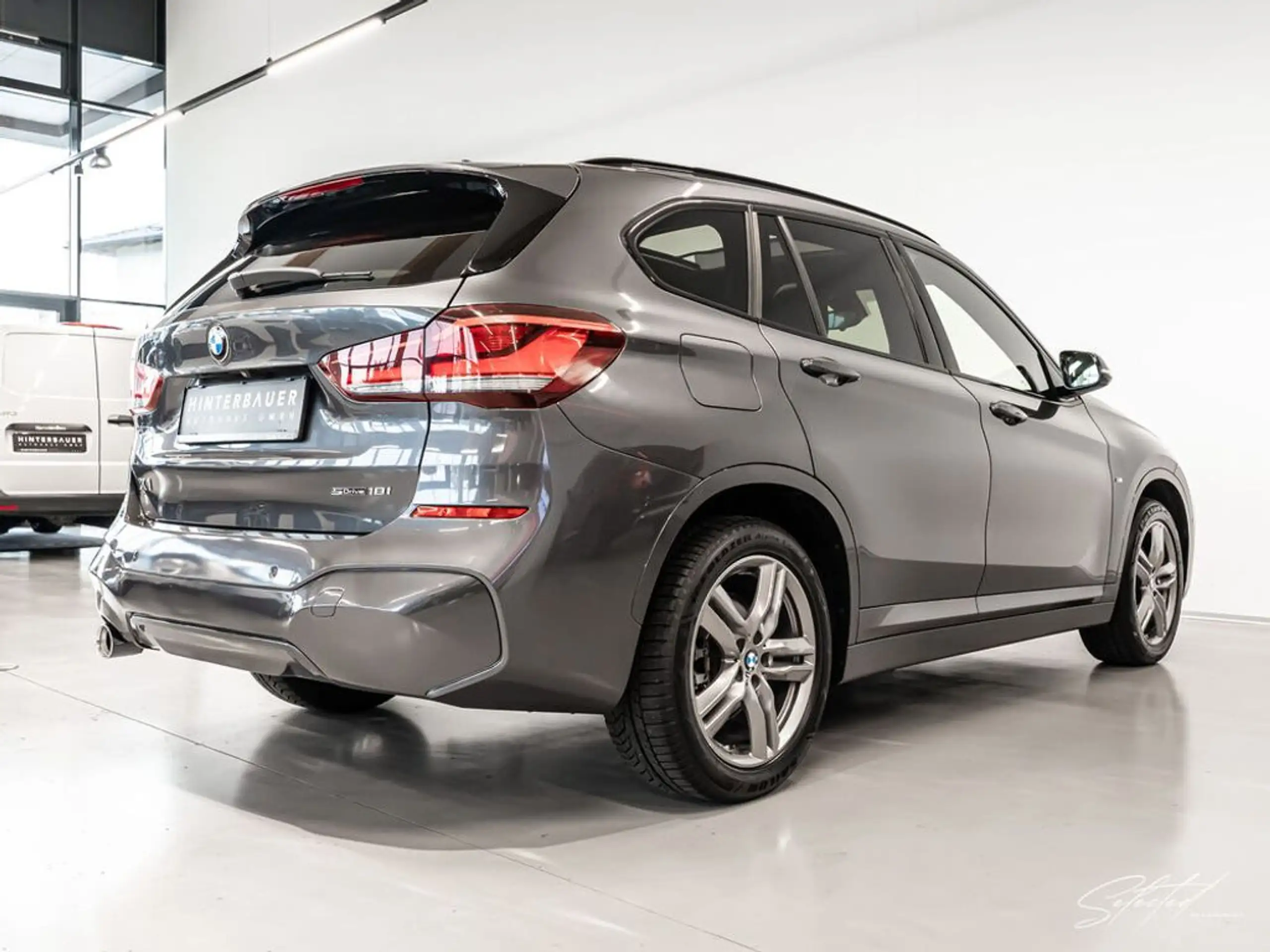 BMW - X1