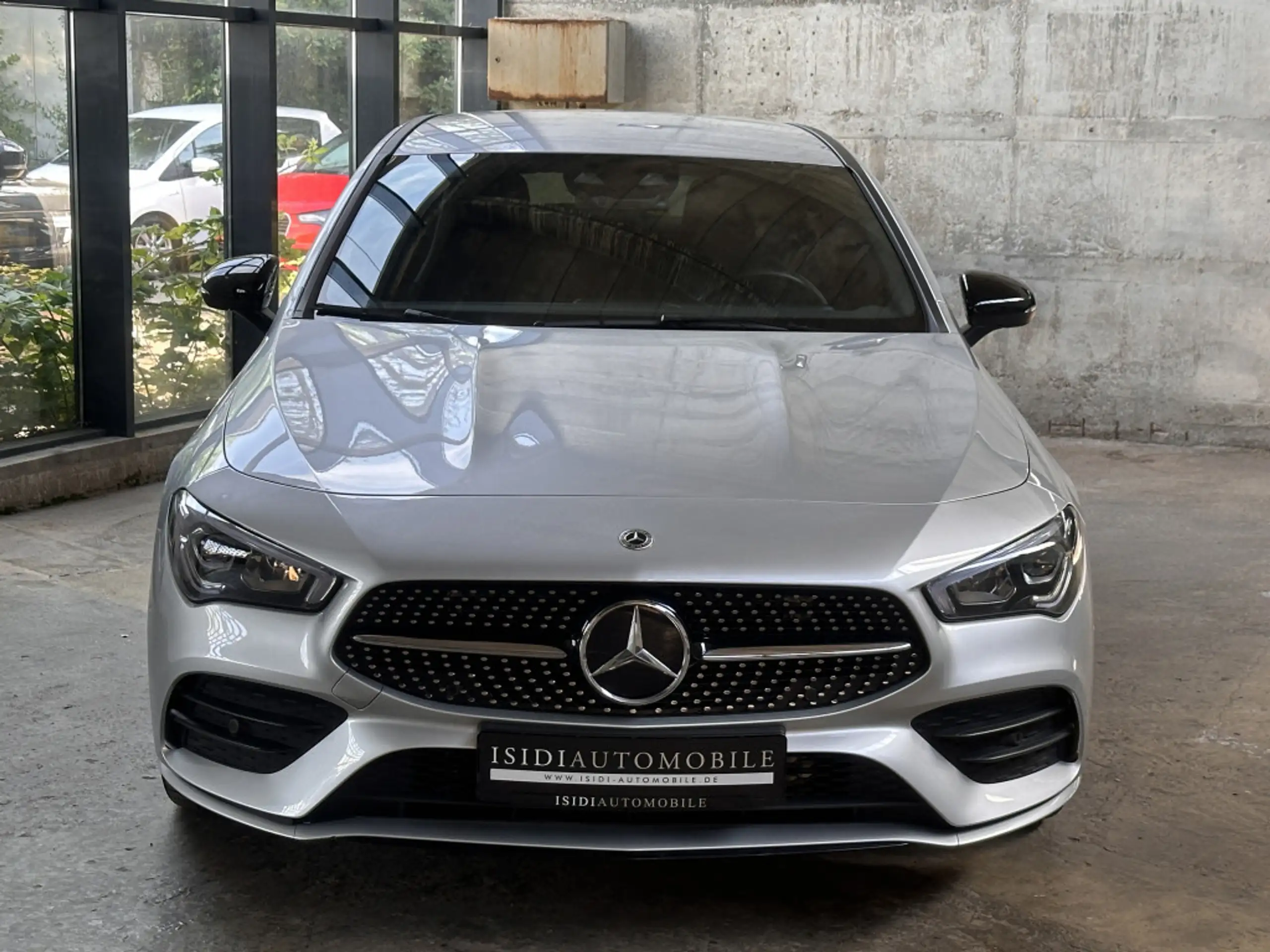 Mercedes-Benz - CLA 200