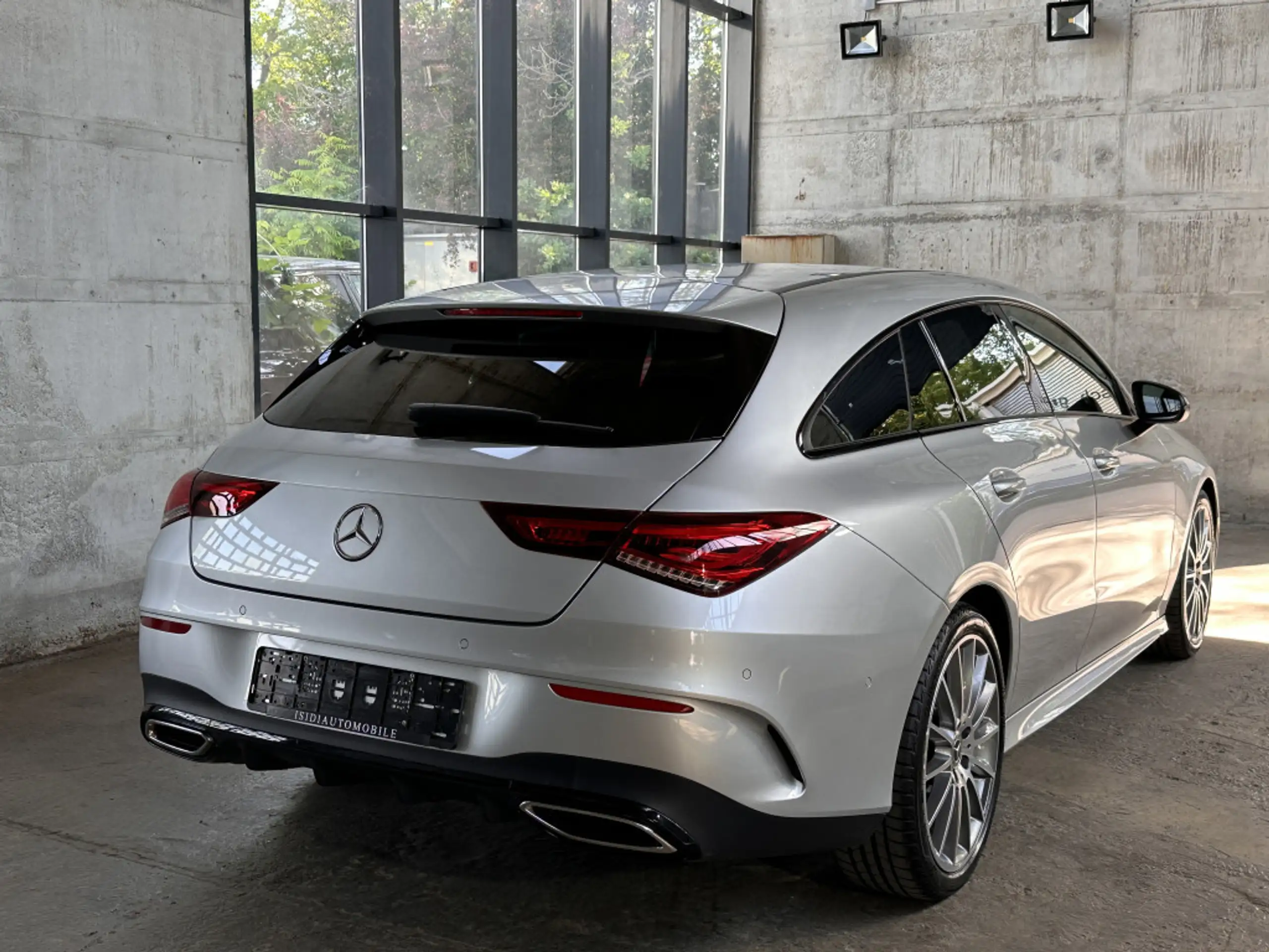 Mercedes-Benz - CLA 200