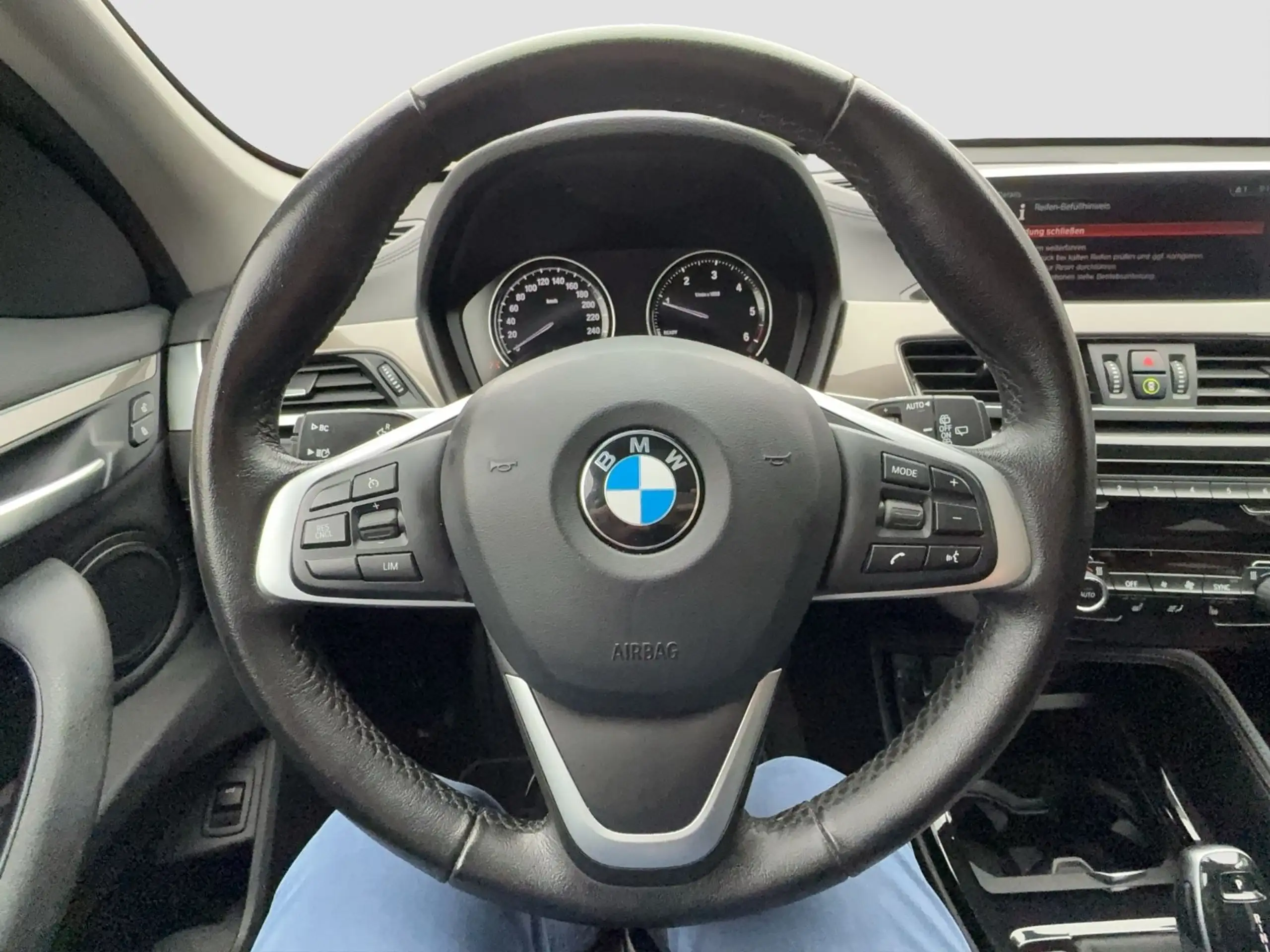 BMW - X1