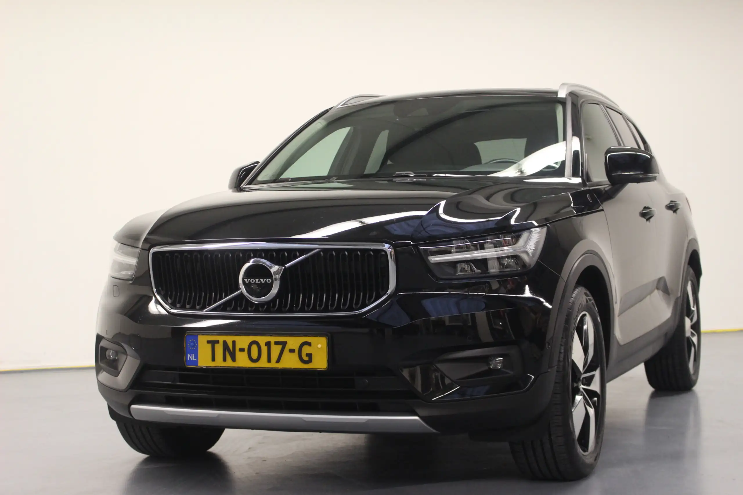 Volvo - XC40