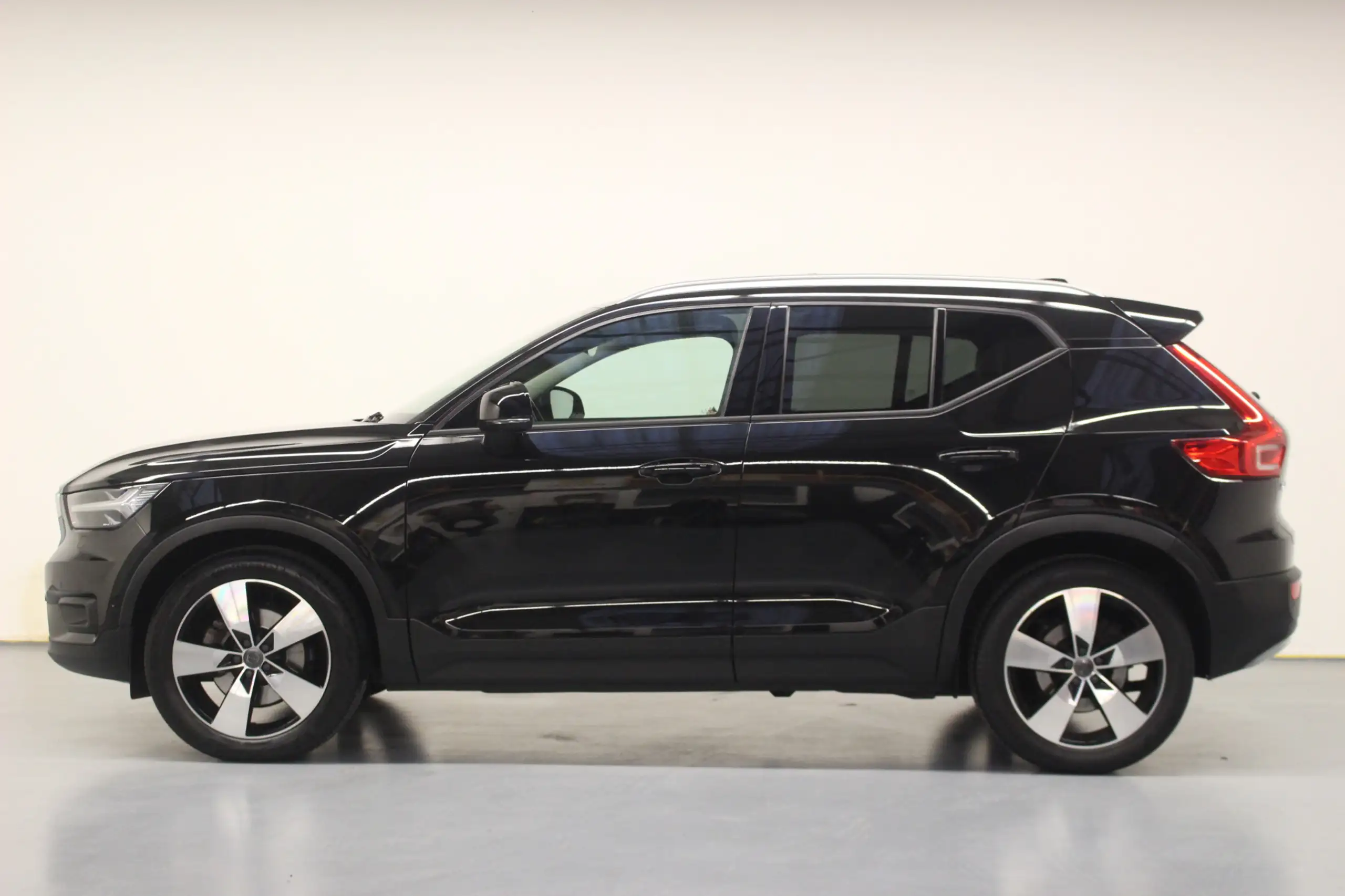 Volvo - XC40