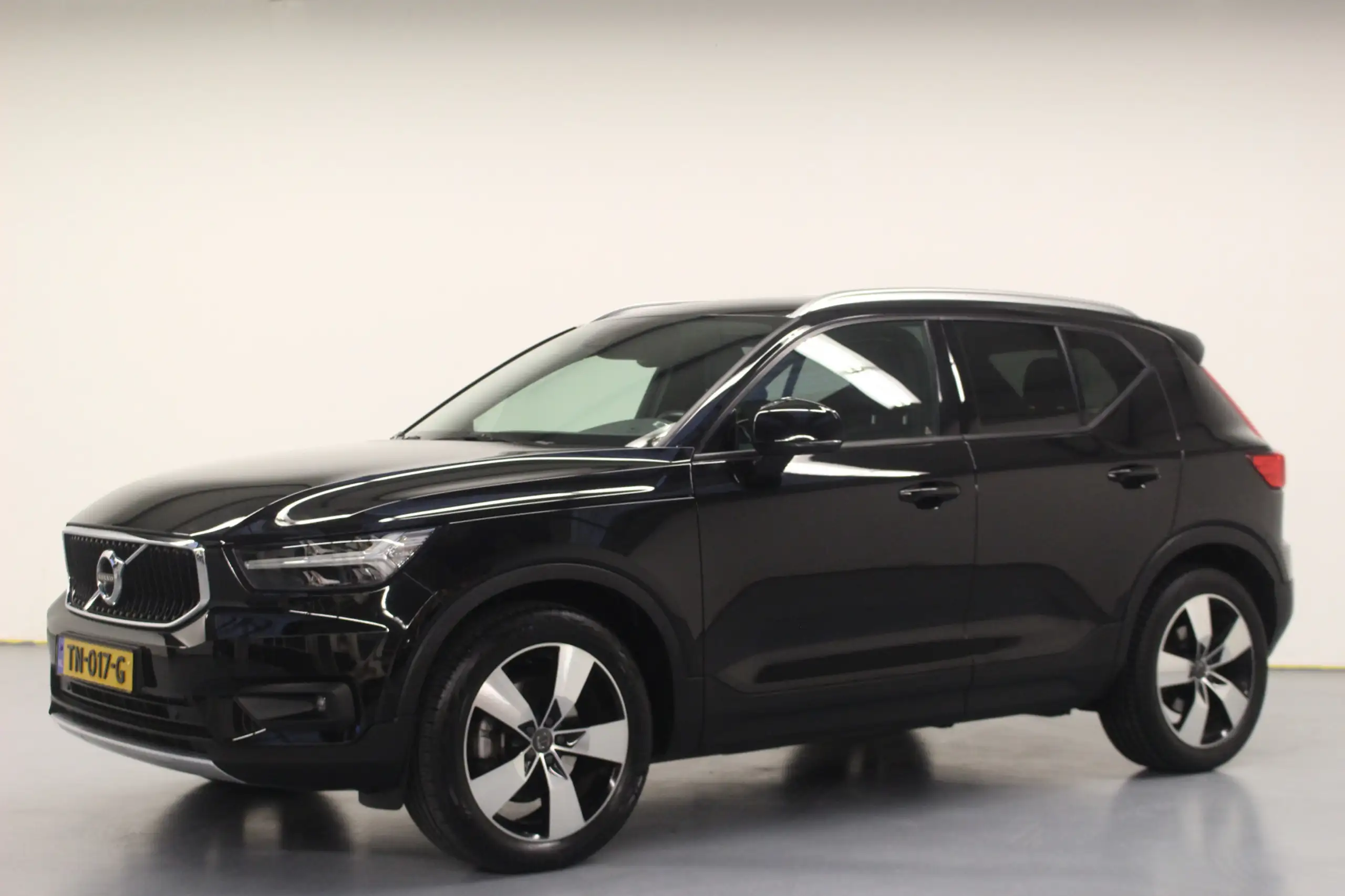 Volvo - XC40