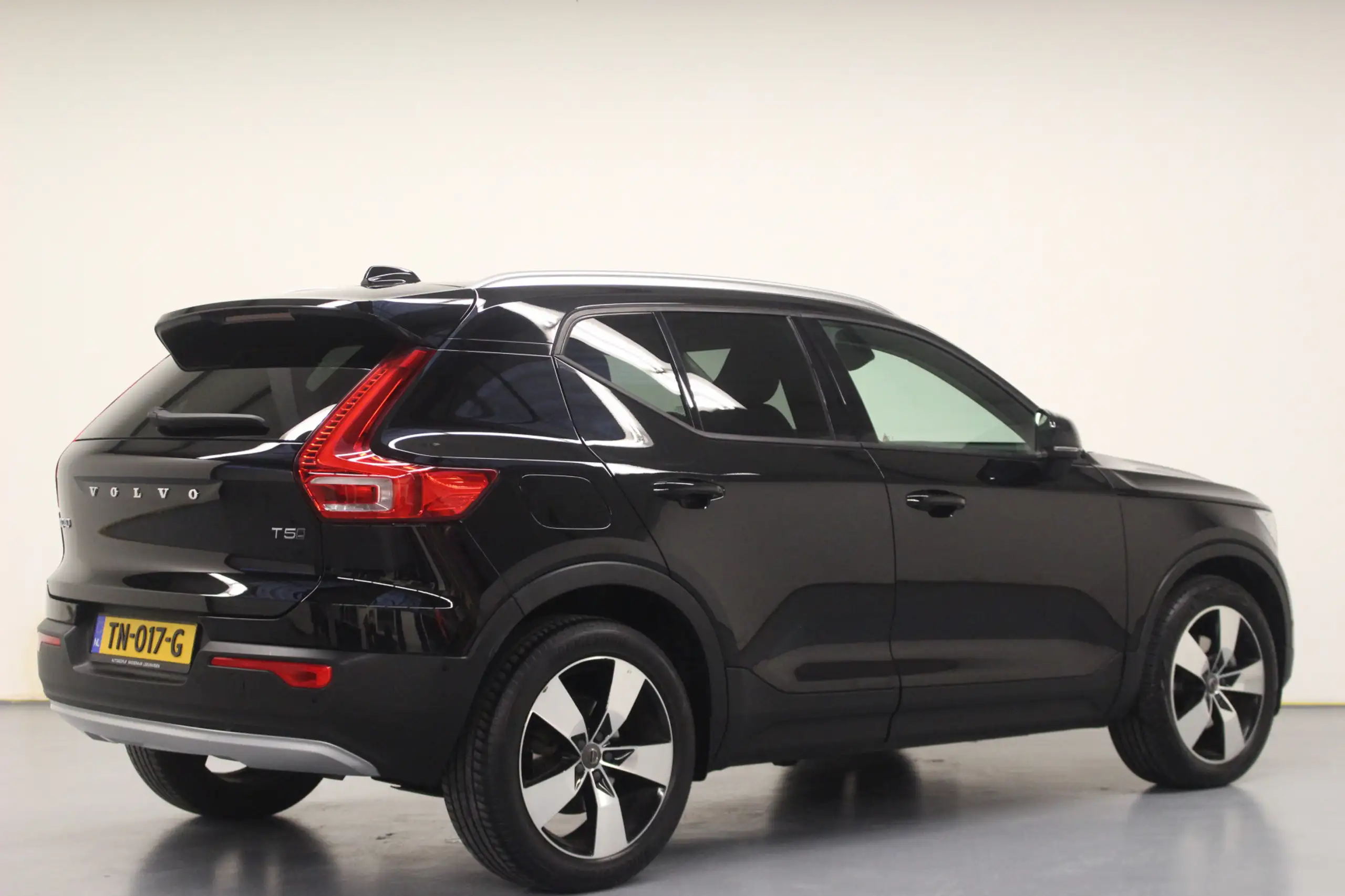 Volvo - XC40