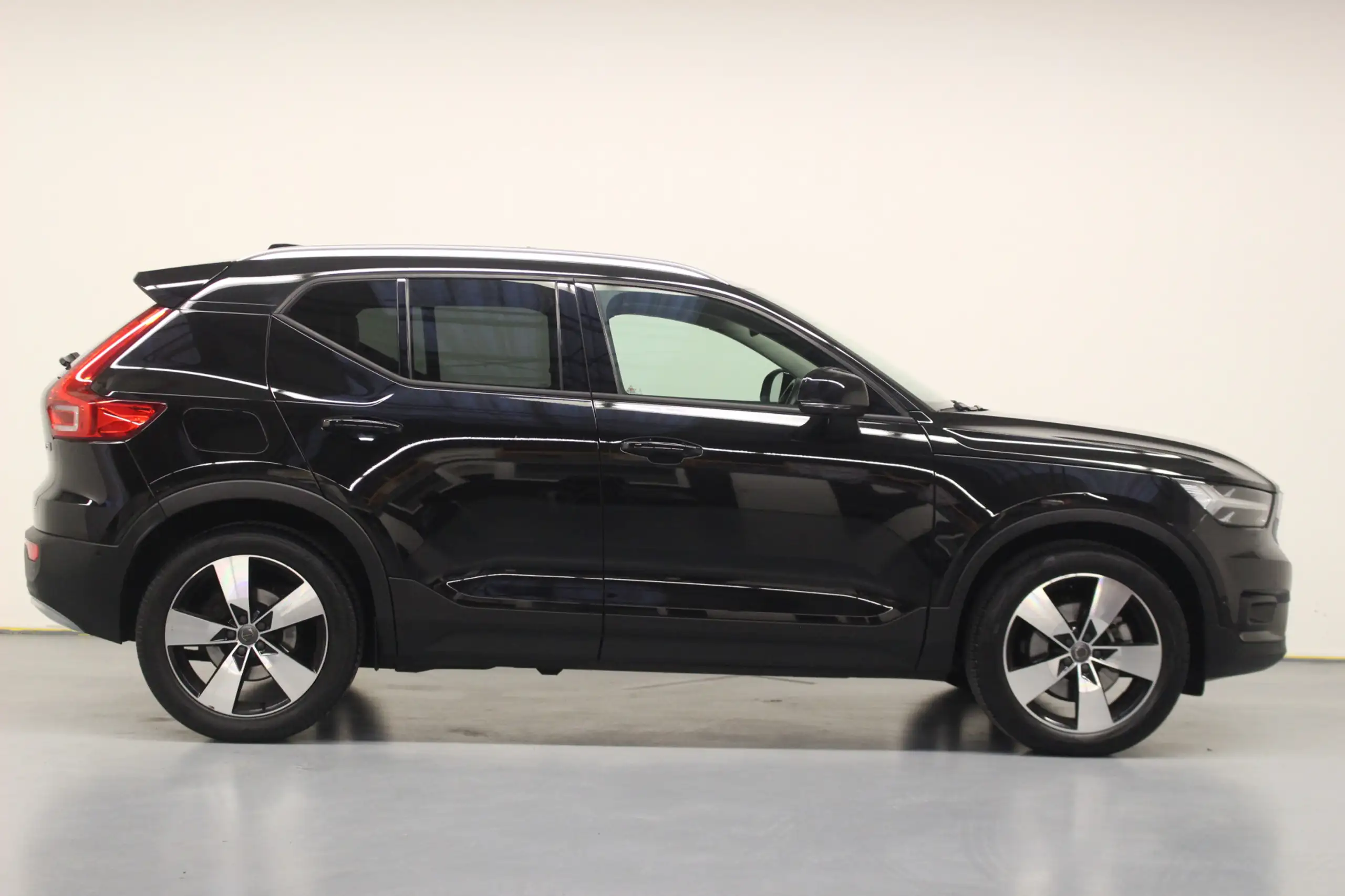 Volvo - XC40