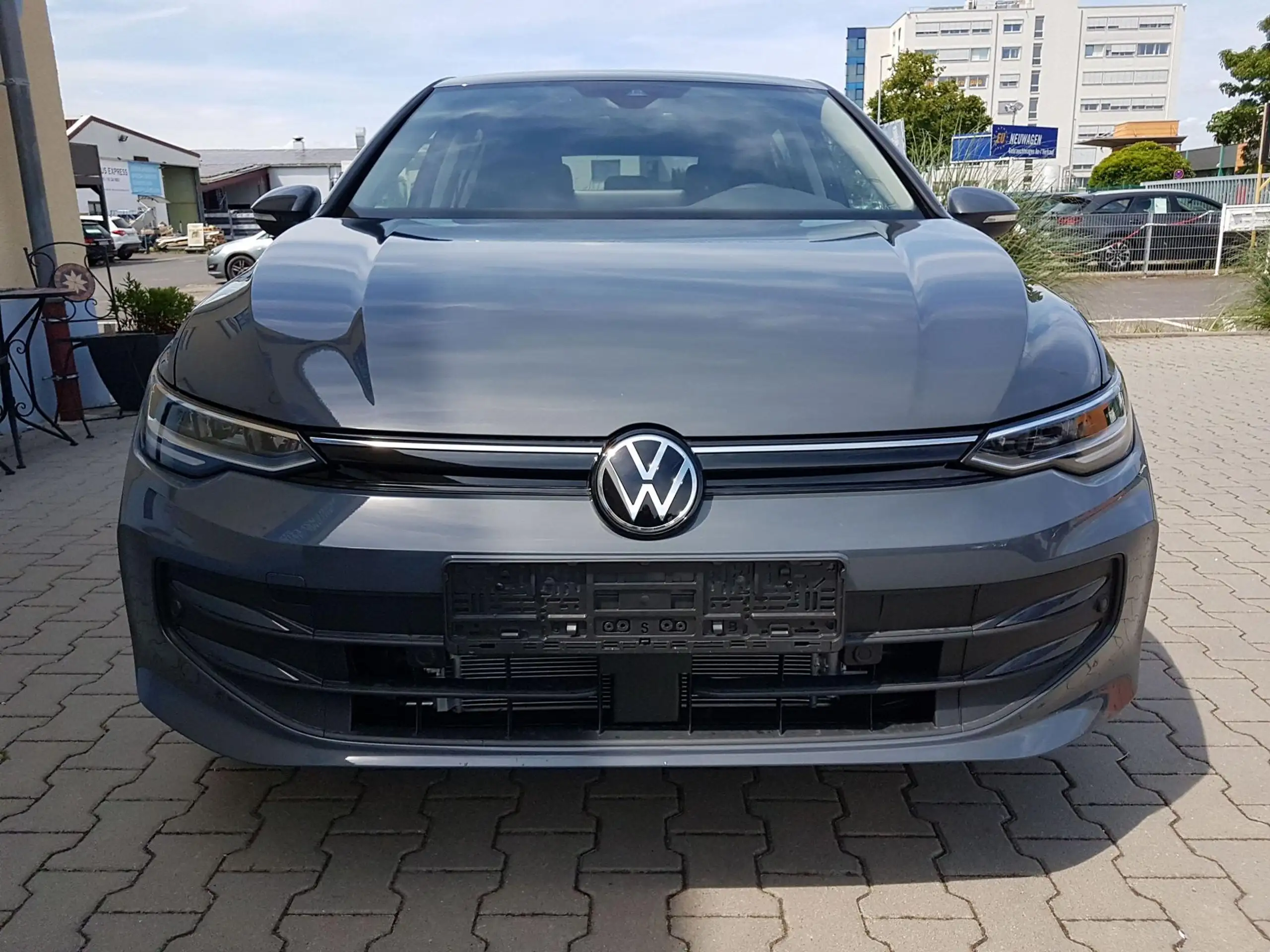 Volkswagen - Golf