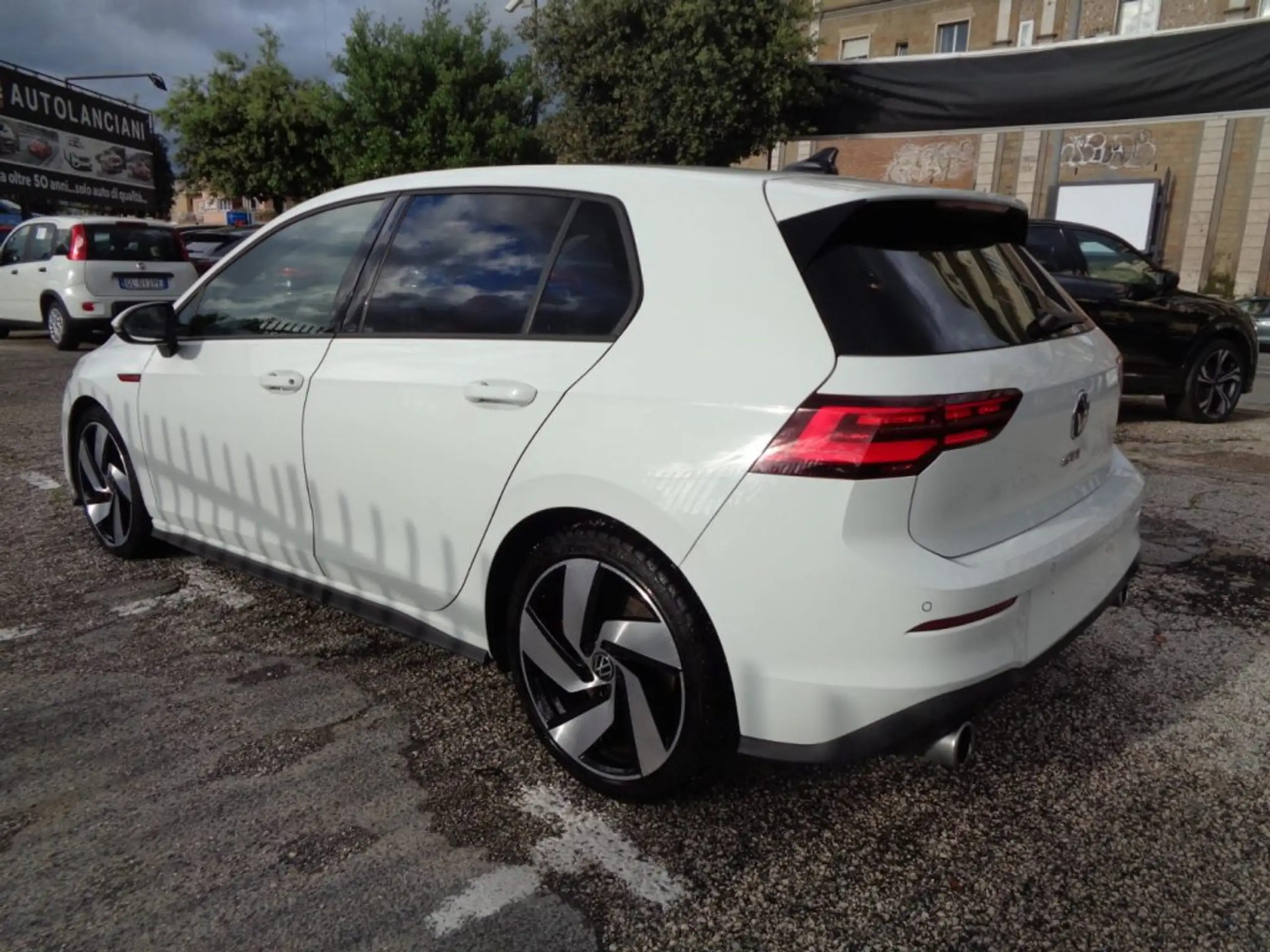 Volkswagen - Golf