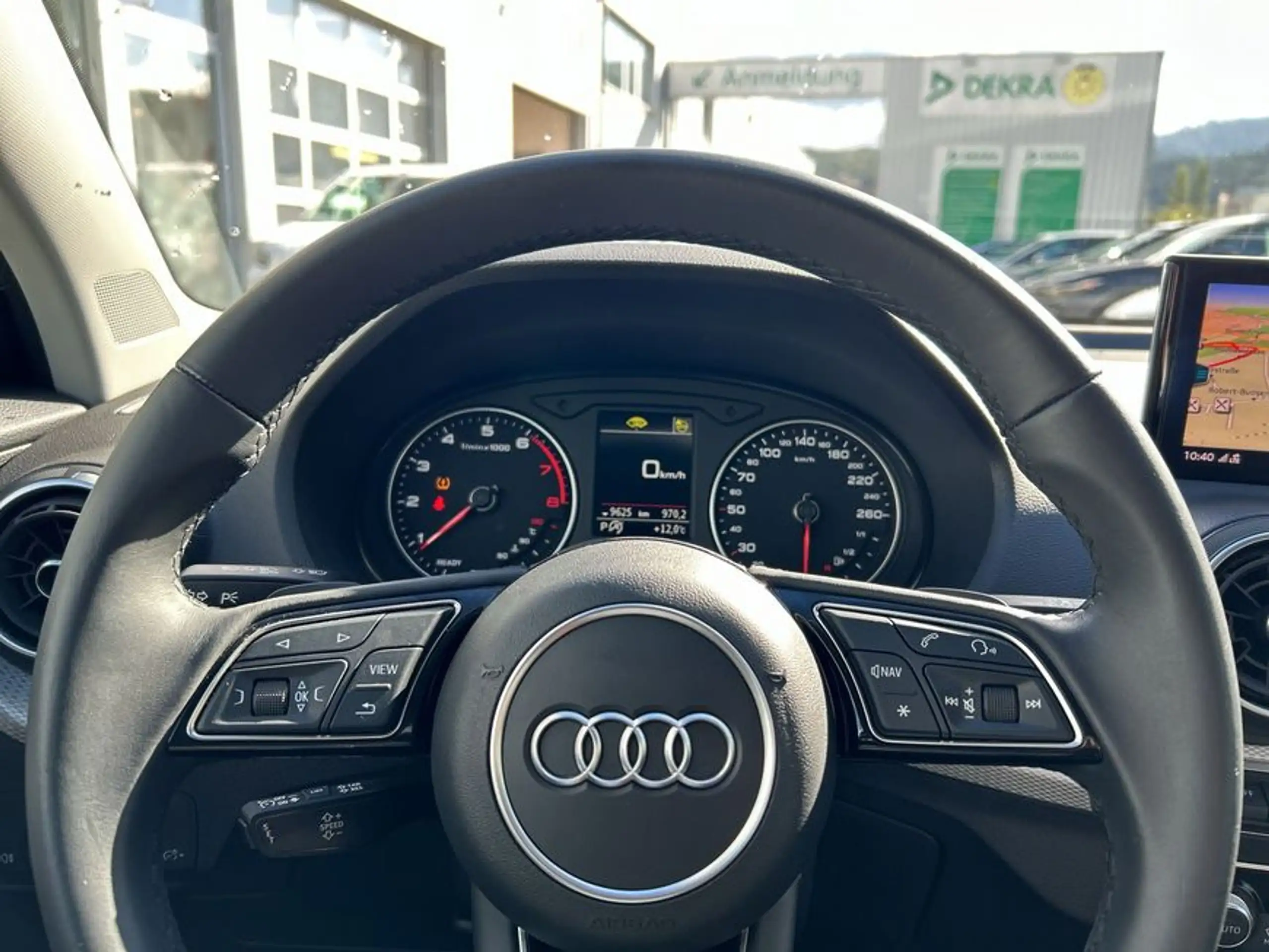 Audi - Q2