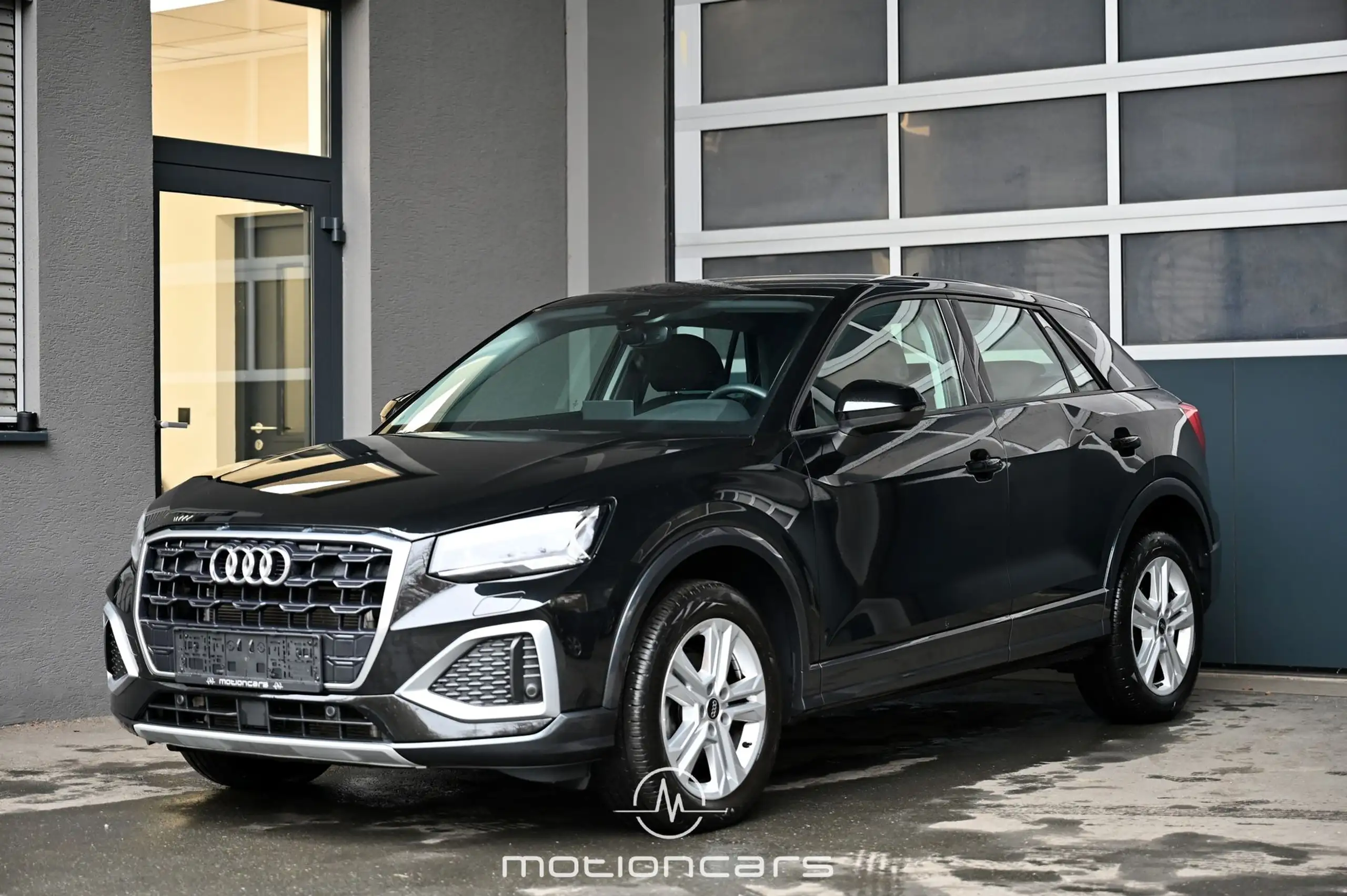 Audi - Q2