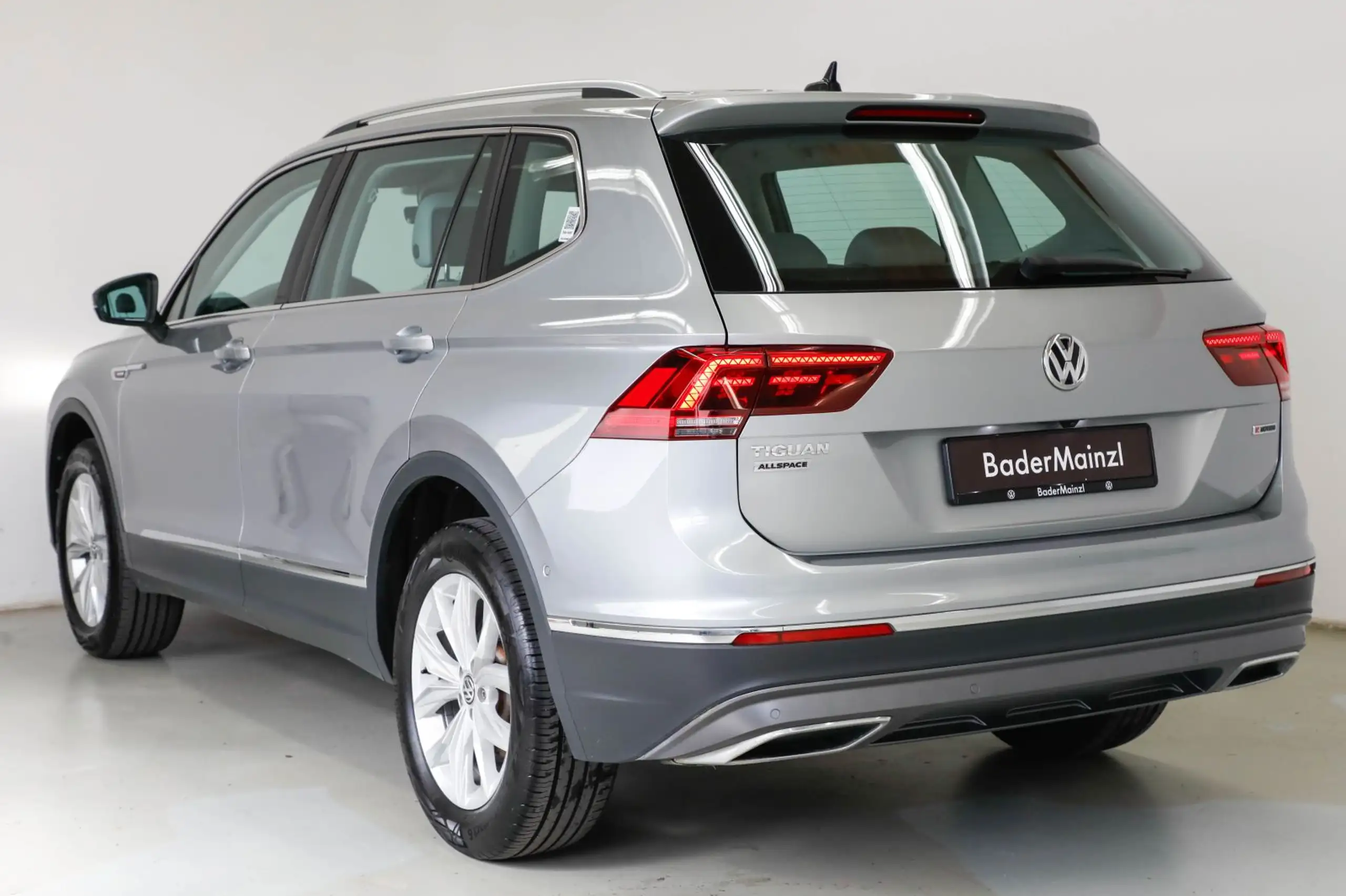 Volkswagen - Tiguan