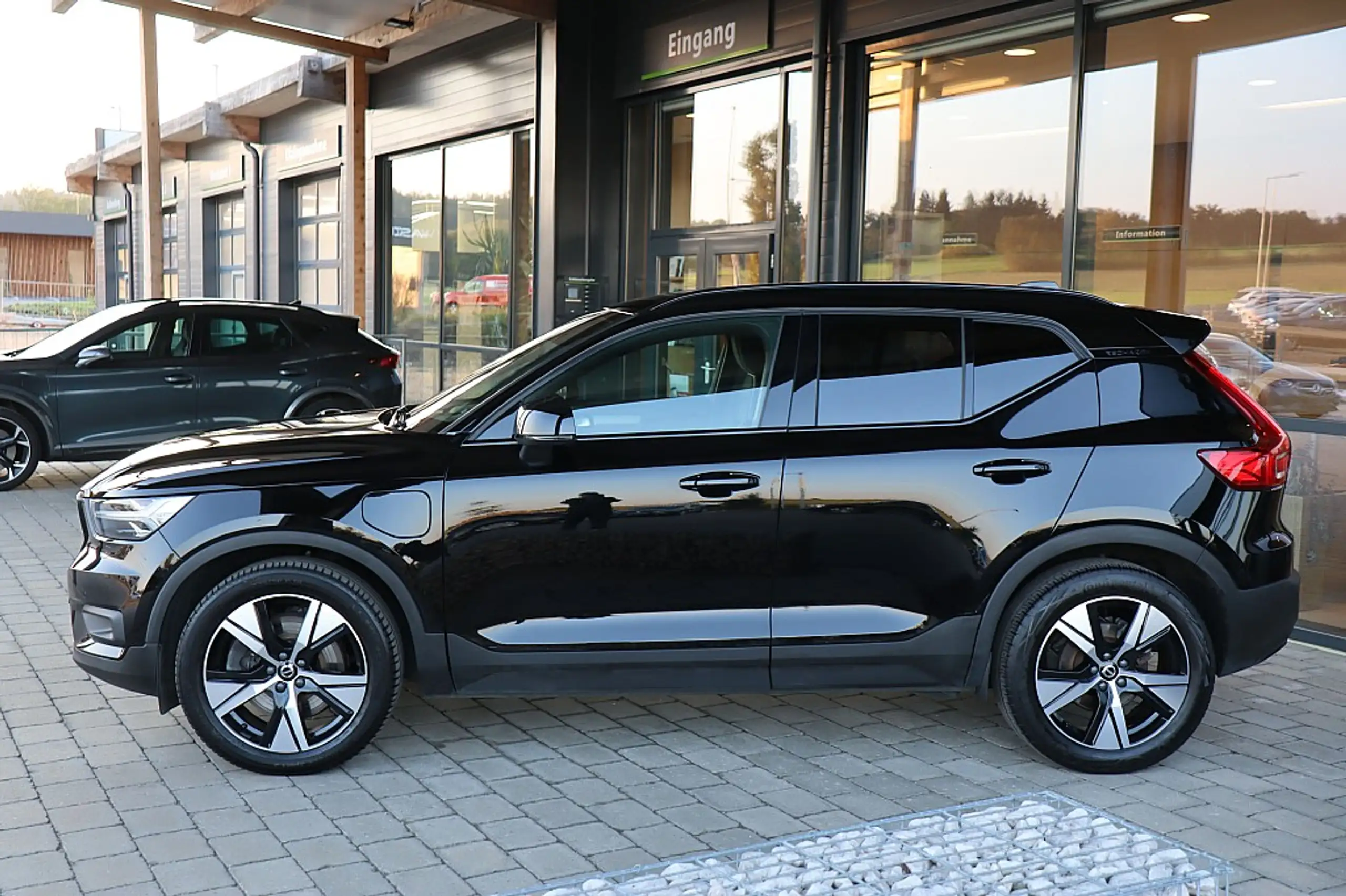 Volvo - XC40