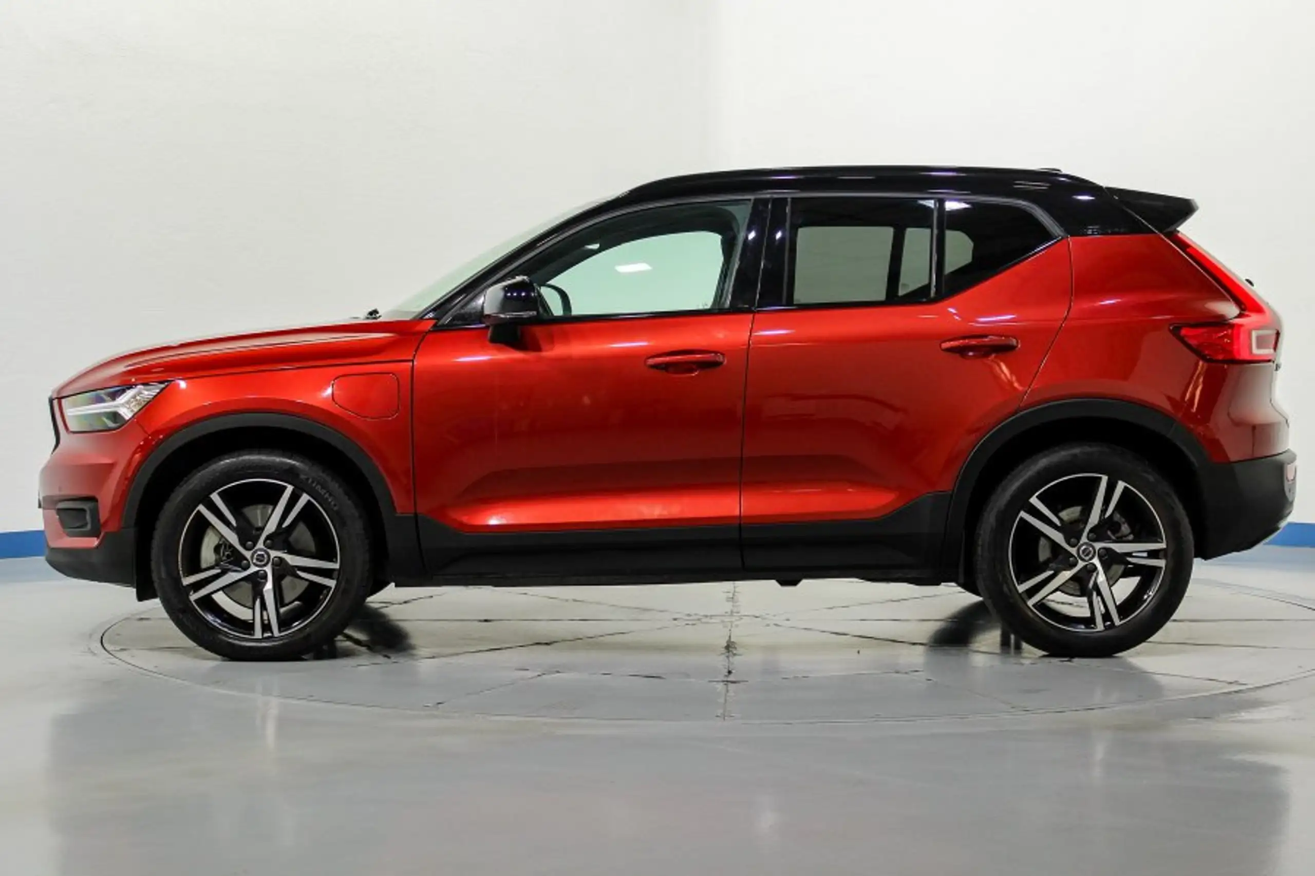 Volvo - XC40