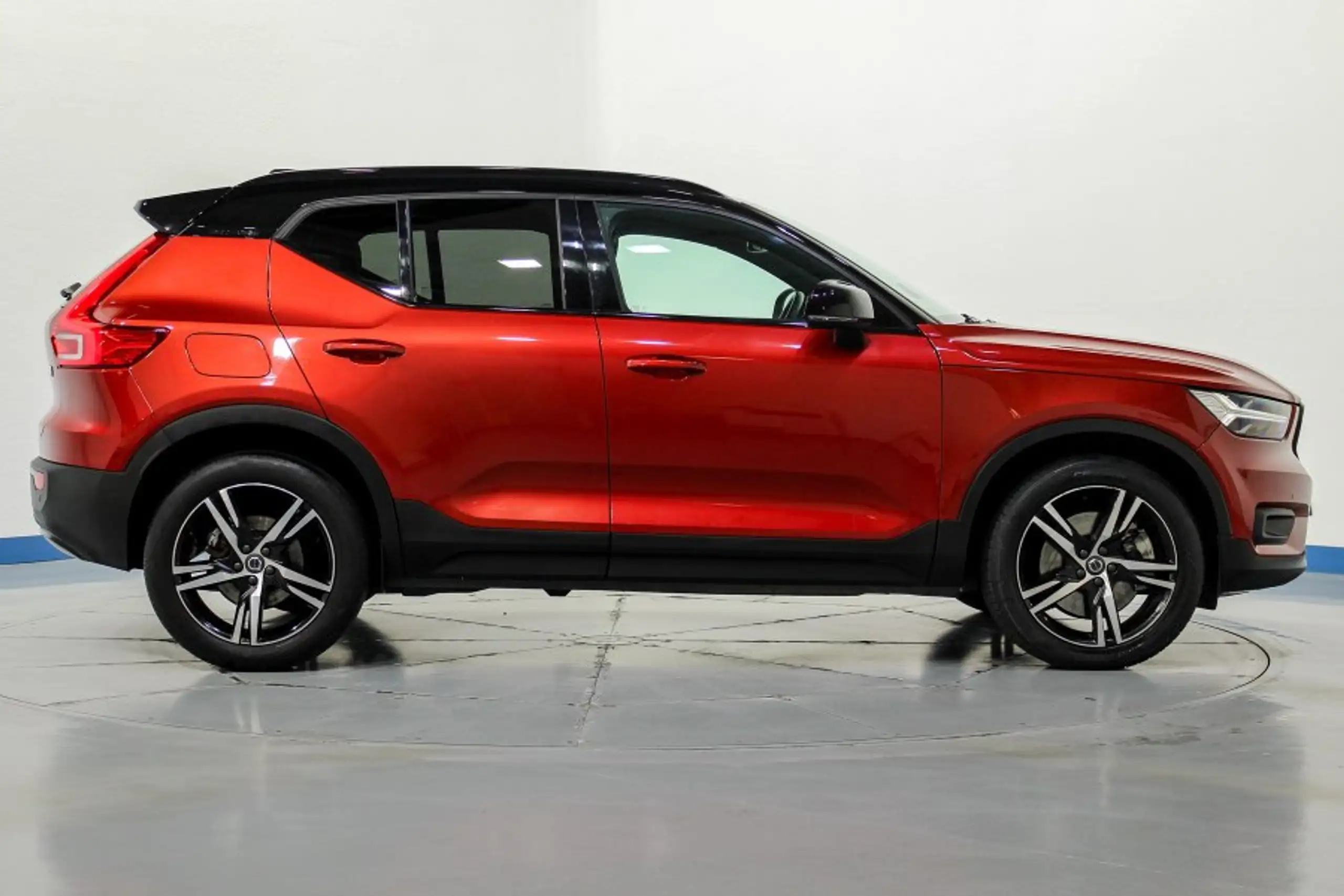 Volvo - XC40