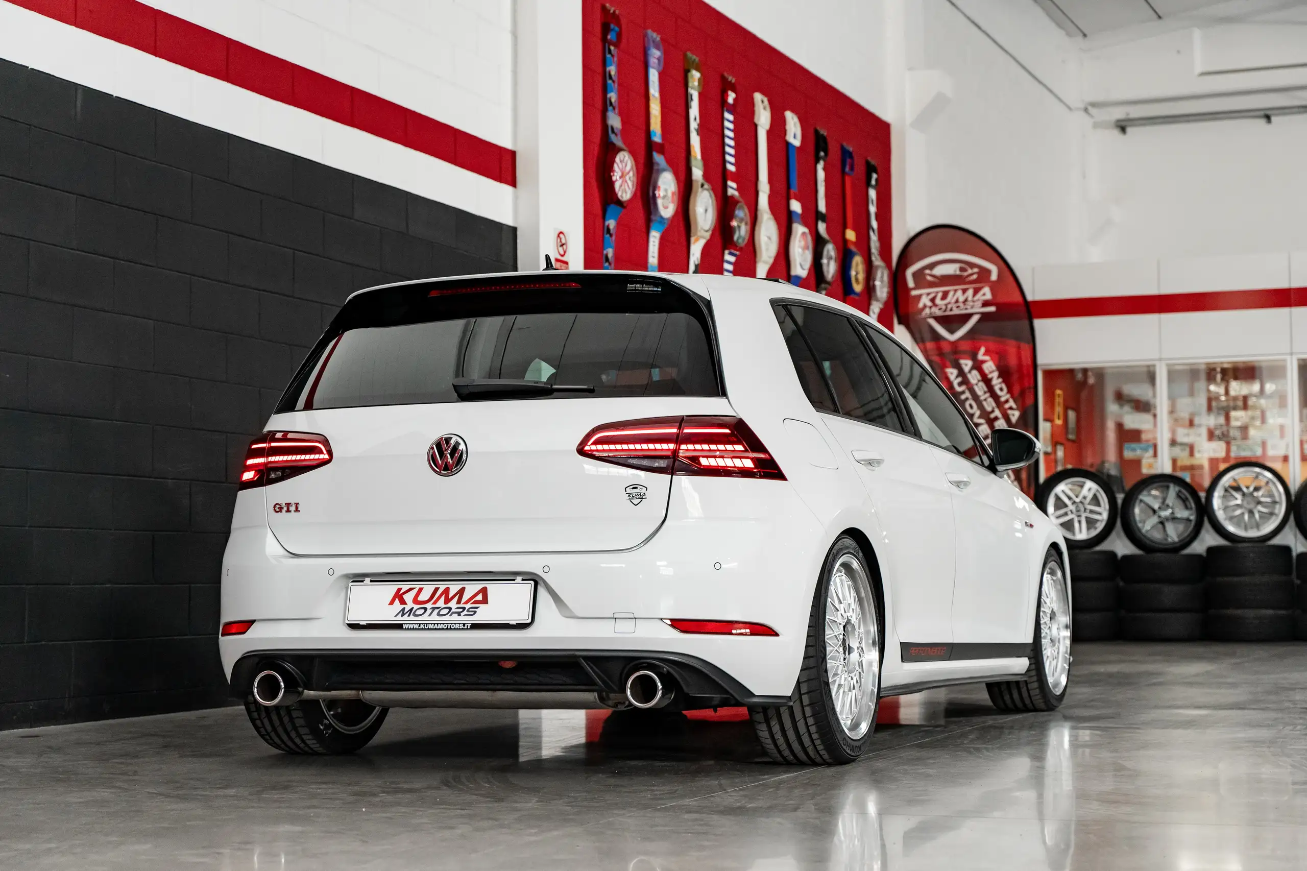 Volkswagen - Golf GTI