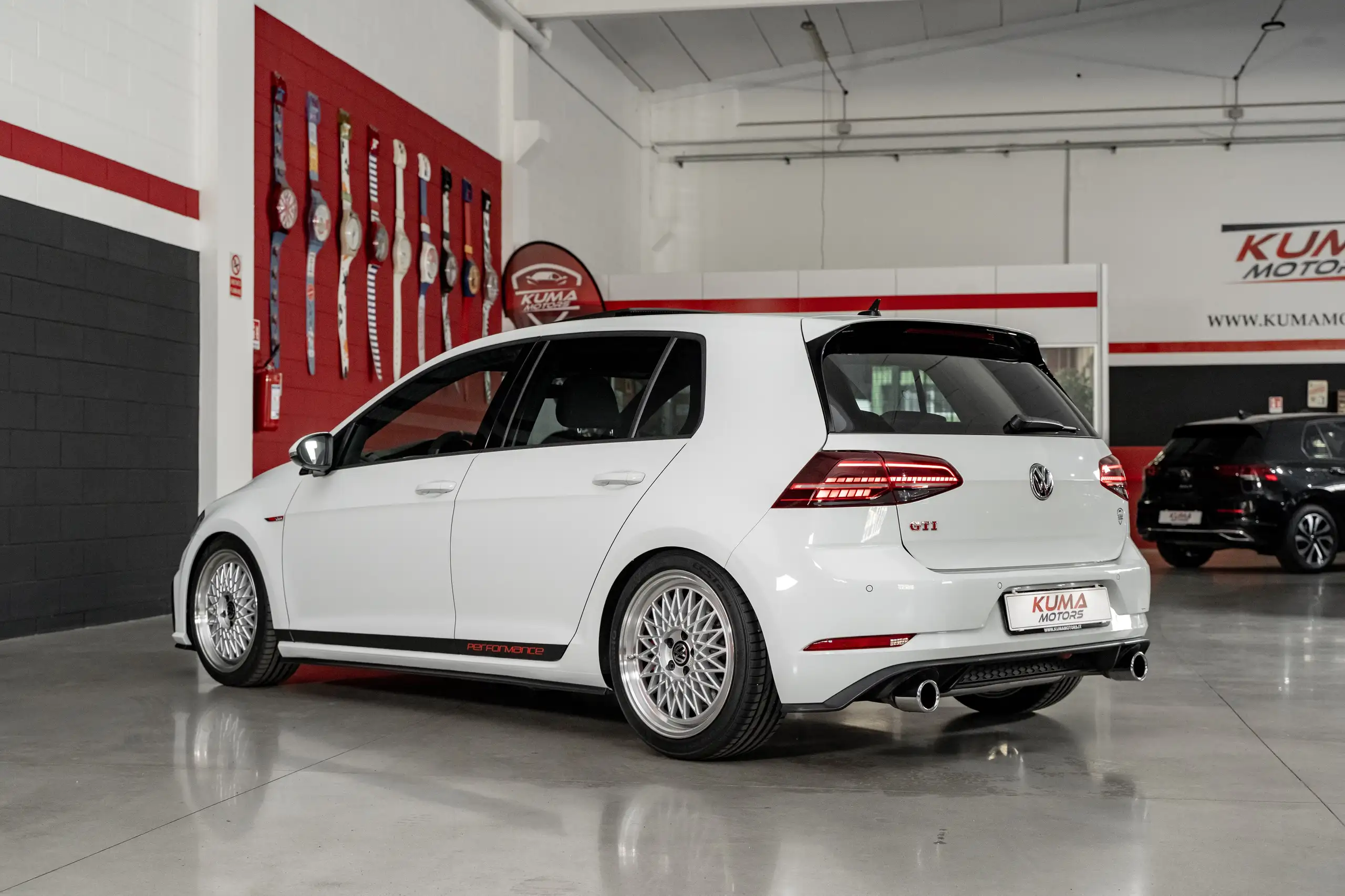 Volkswagen - Golf GTI