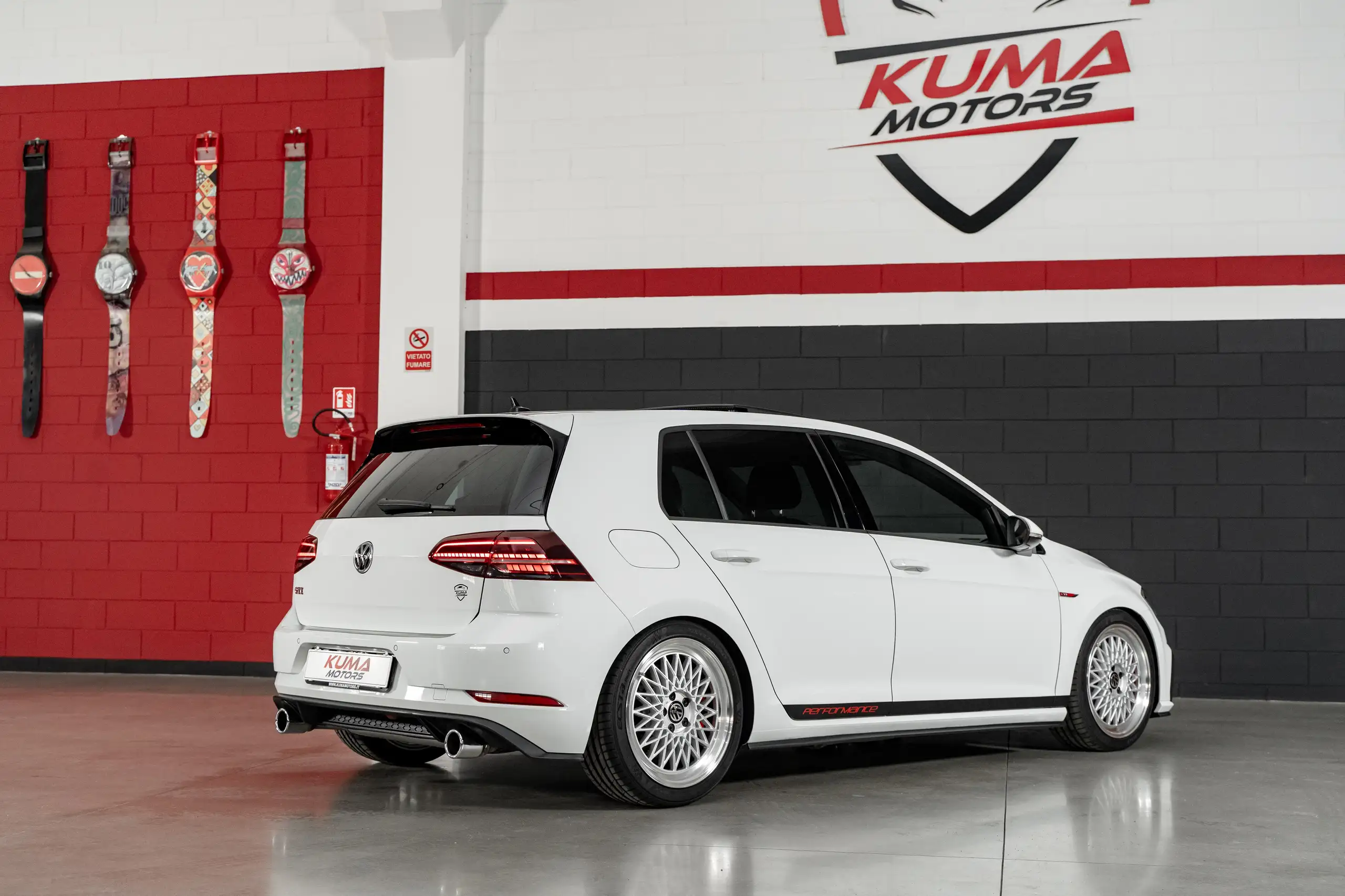 Volkswagen - Golf GTI