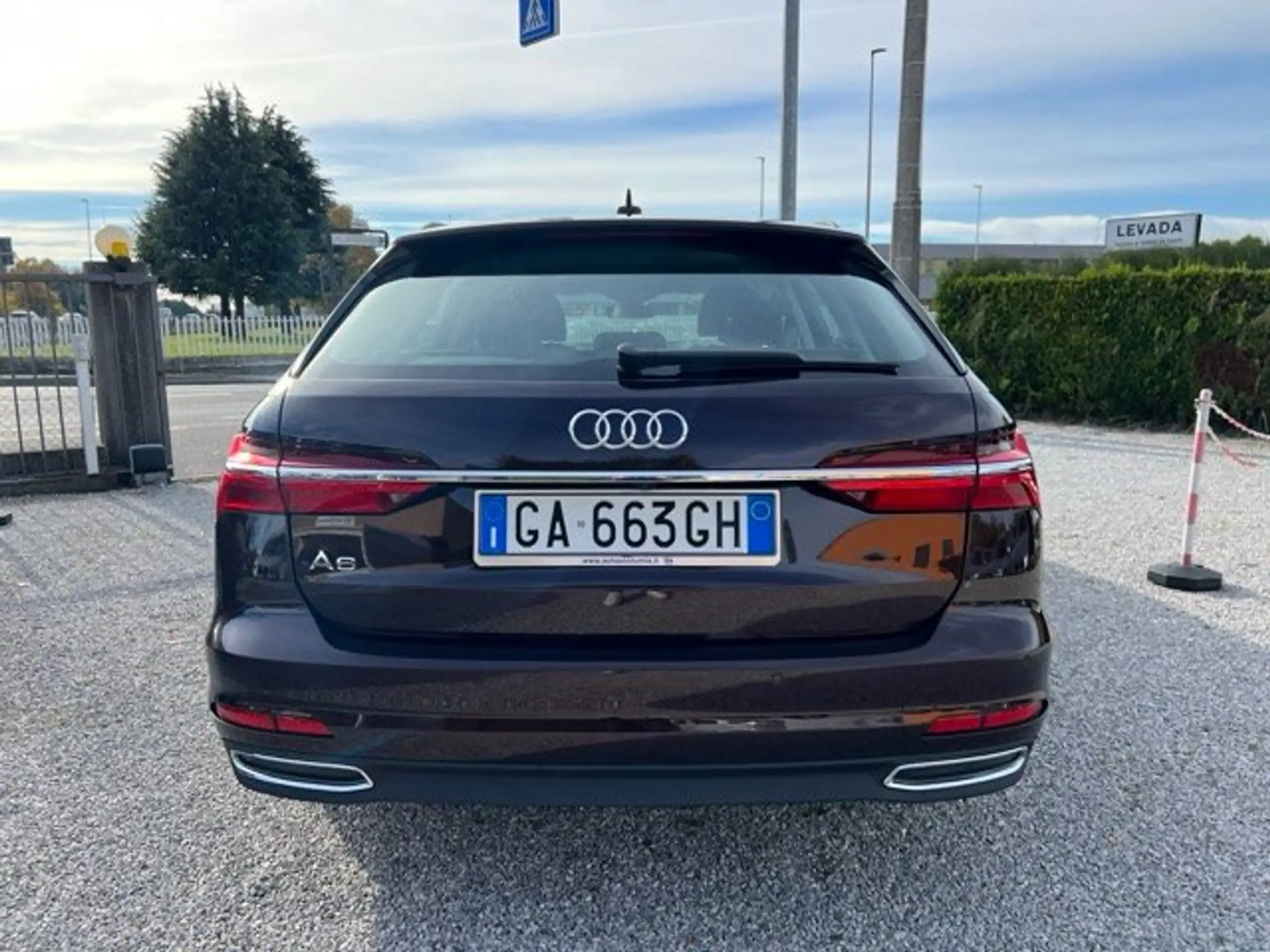 Audi - A6