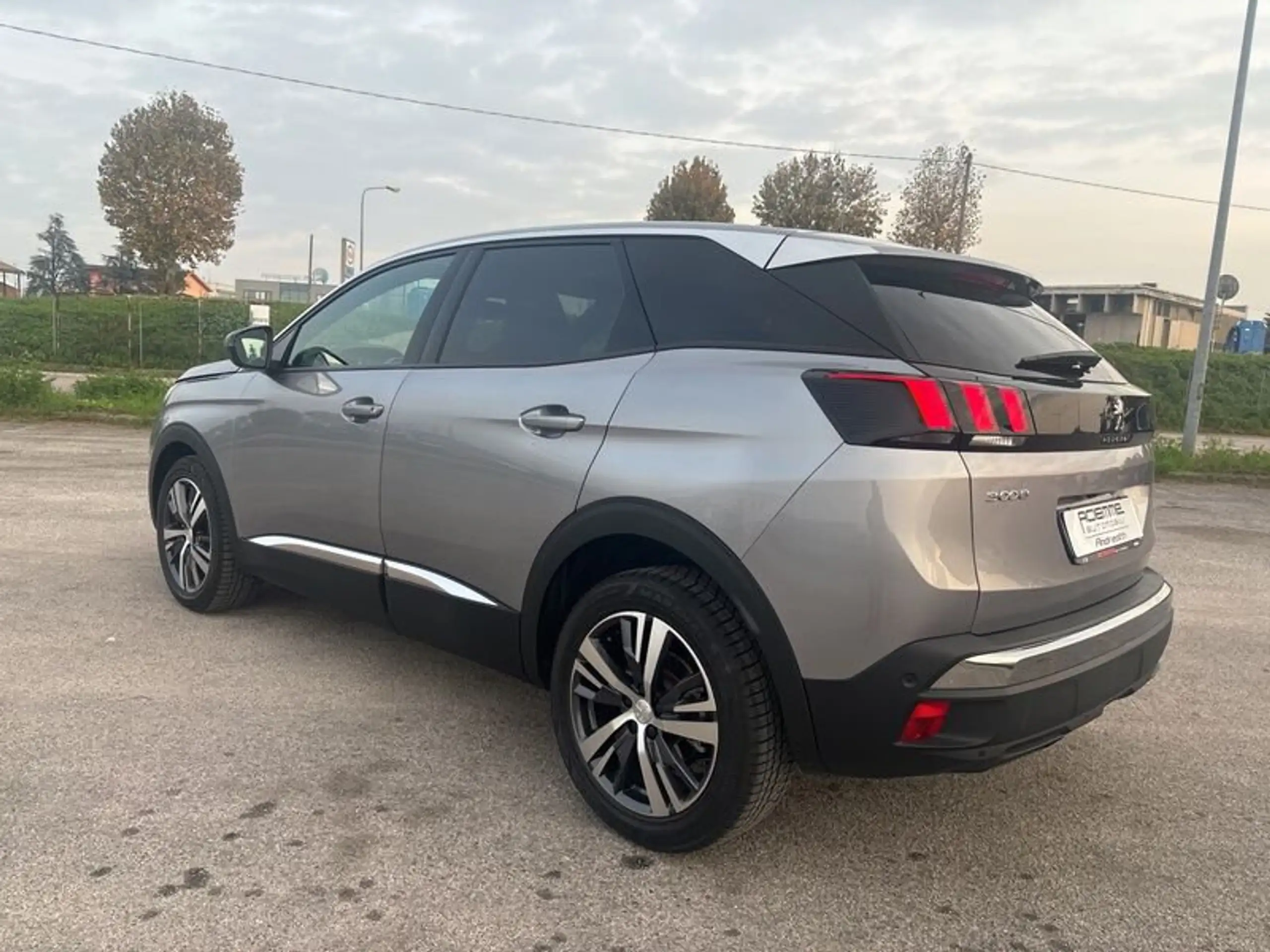 Peugeot - 3008