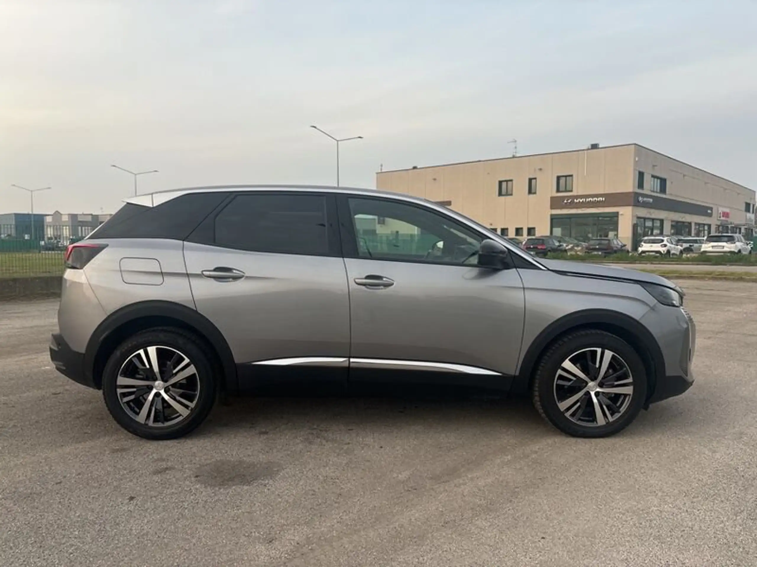 Peugeot - 3008