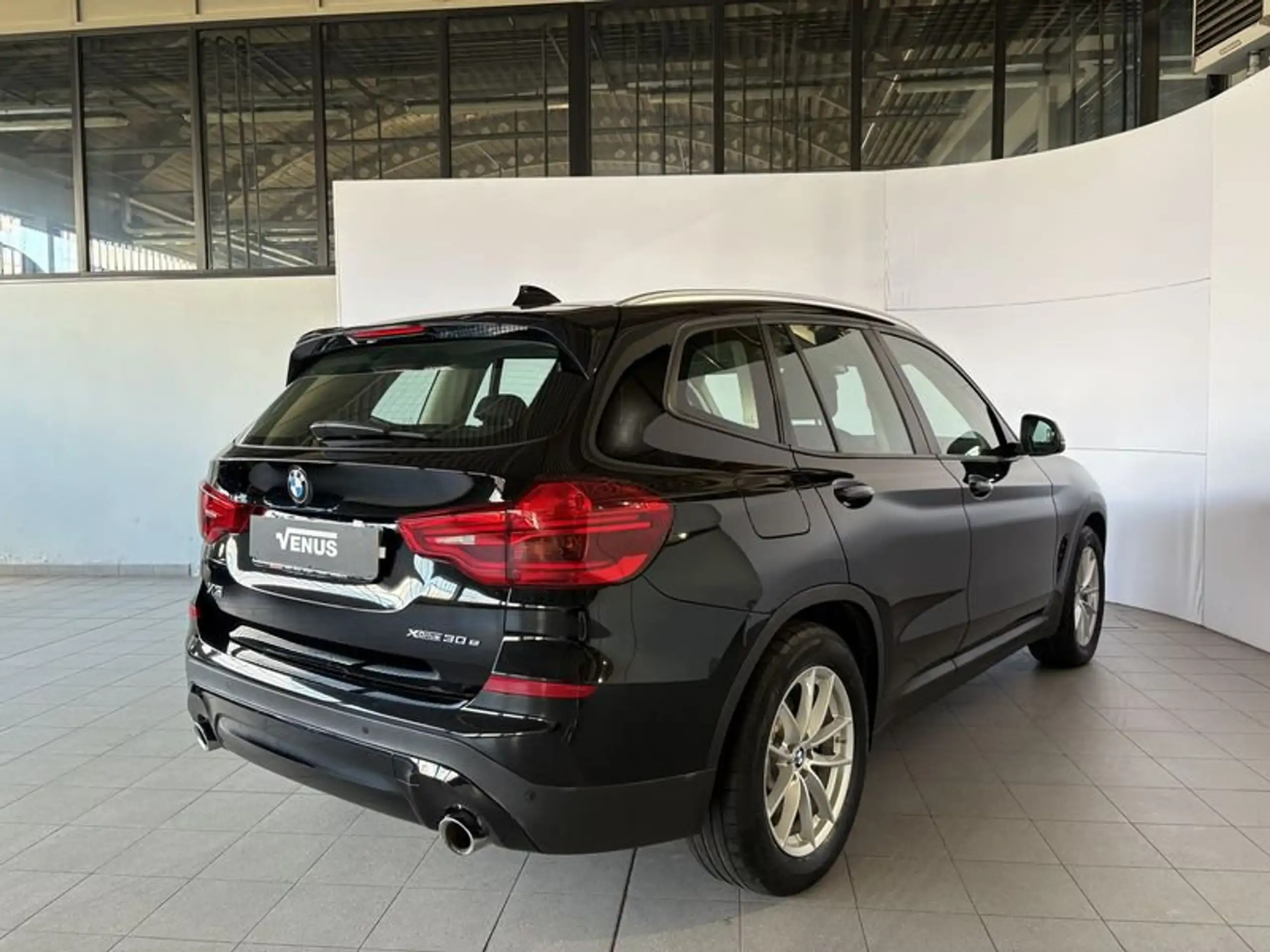 BMW - X3