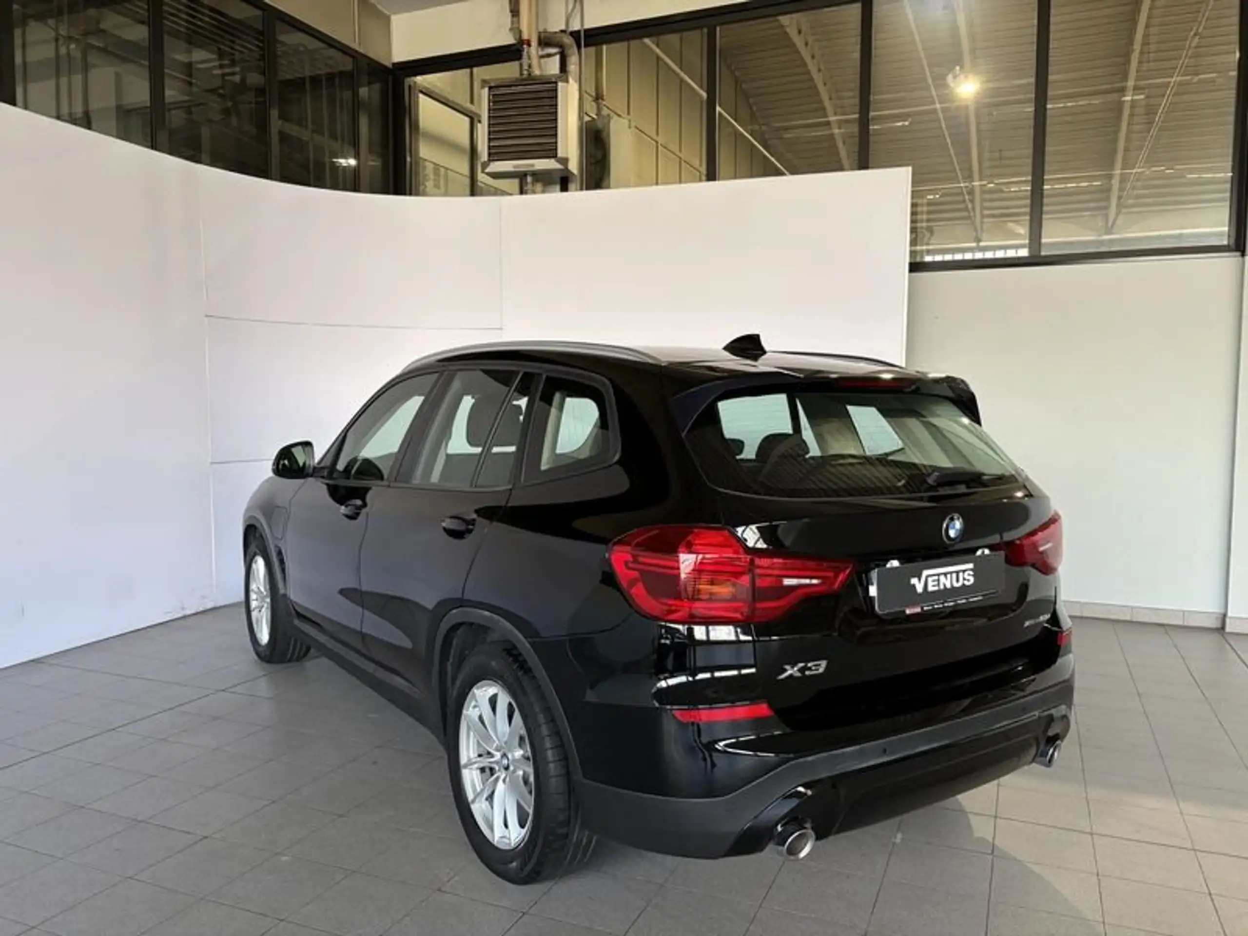 BMW - X3