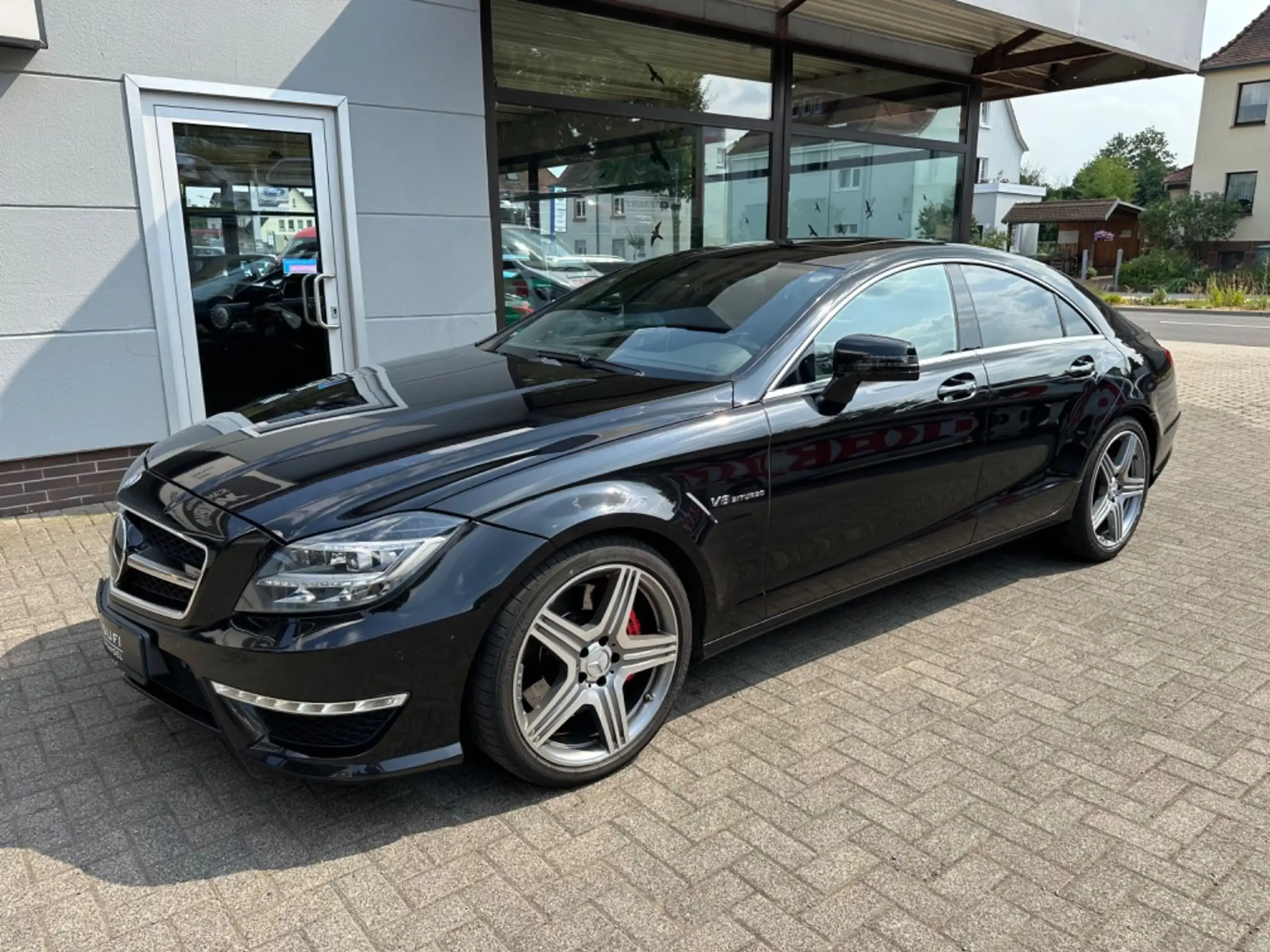 Mercedes-Benz - CLS 63 AMG