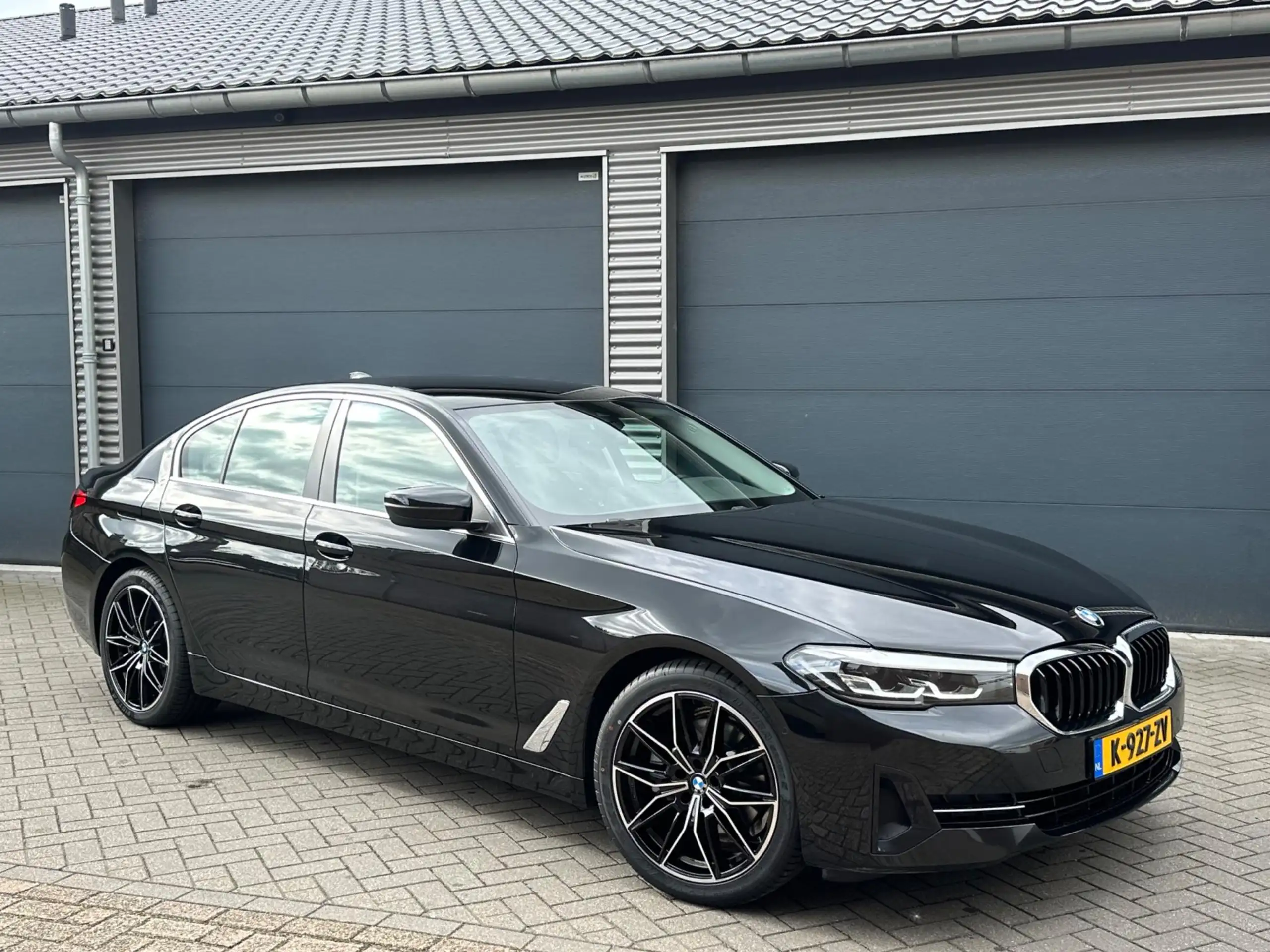 BMW - 520