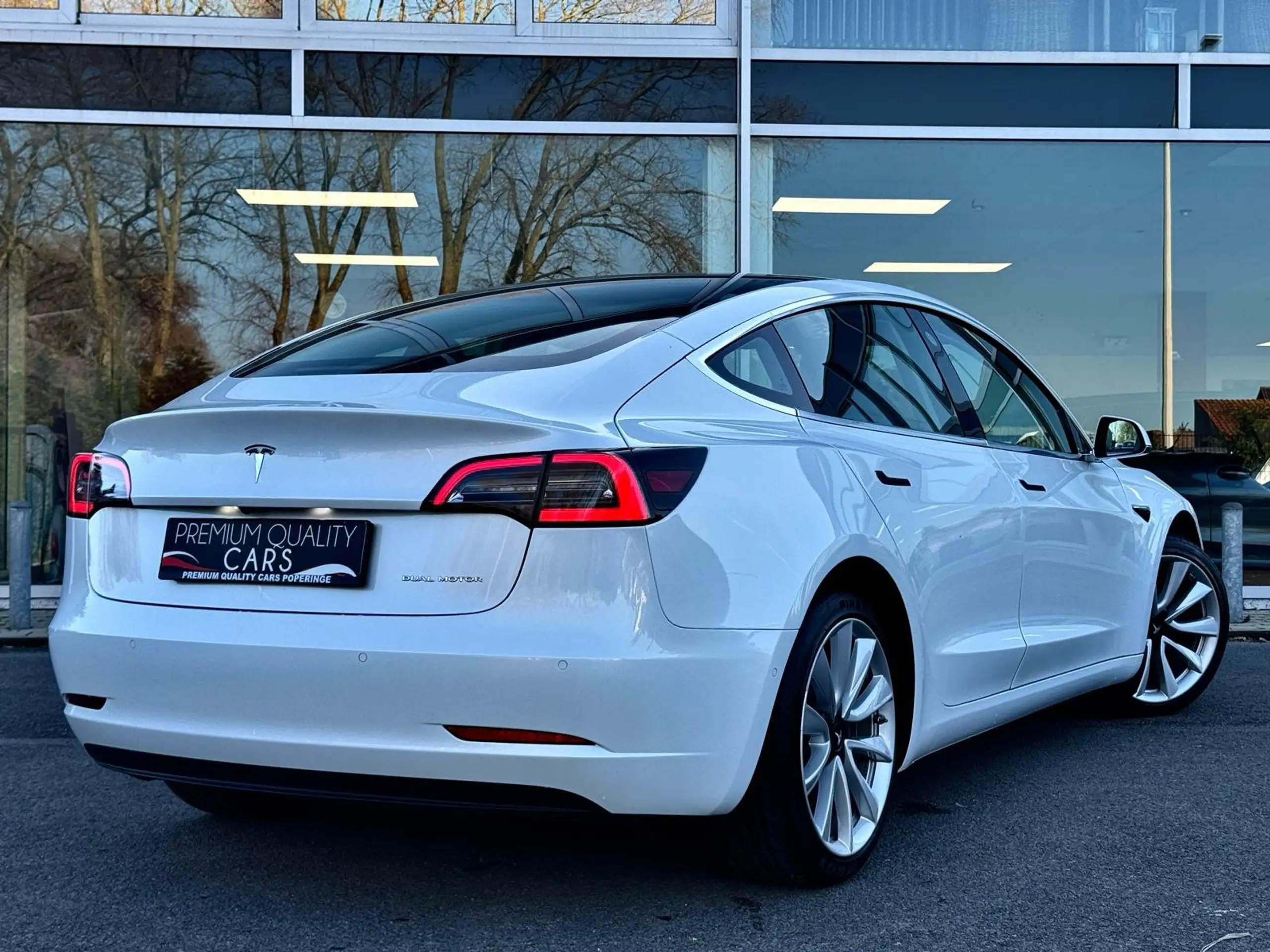 Tesla - Model 3