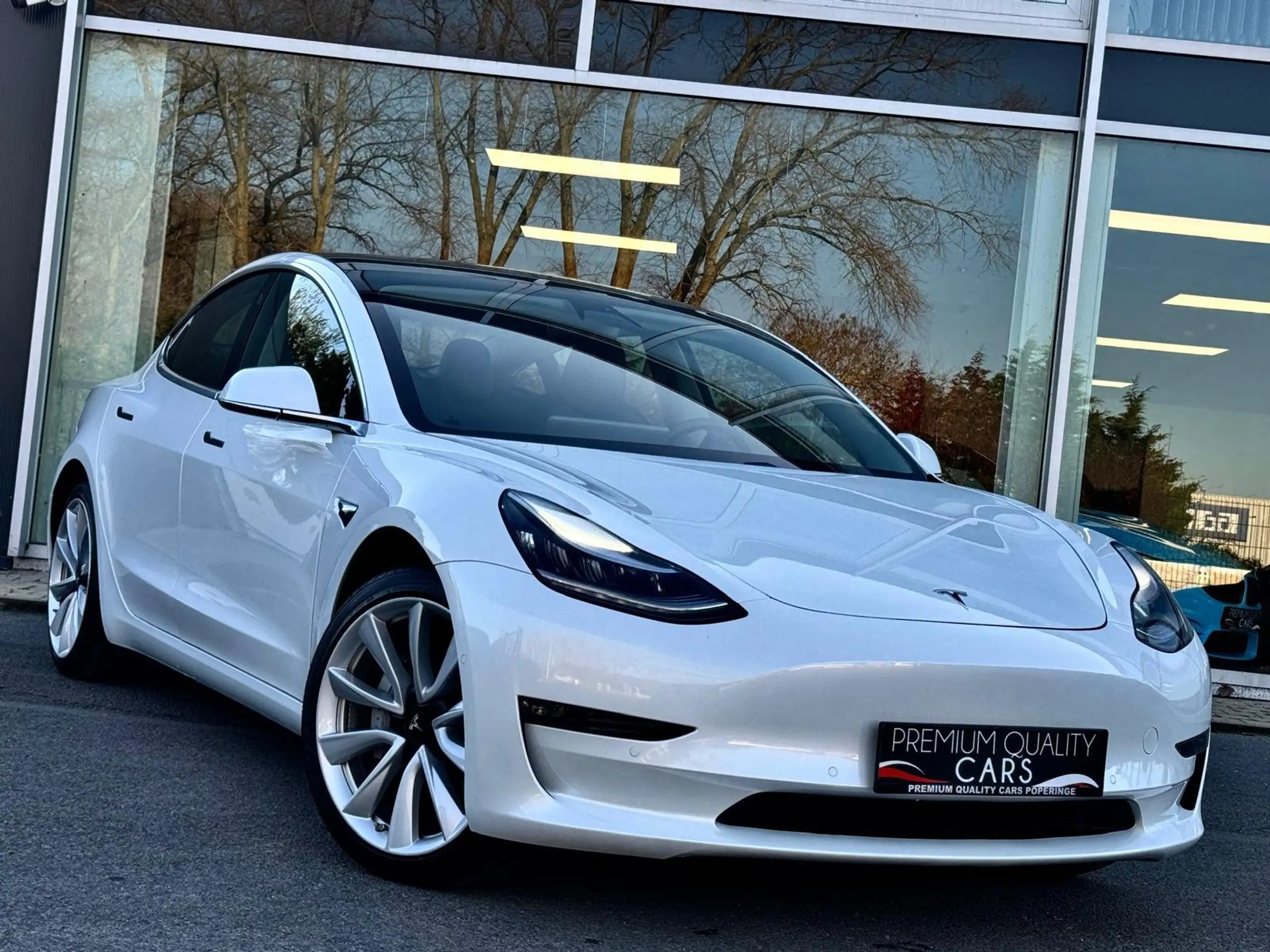 Tesla - Model 3