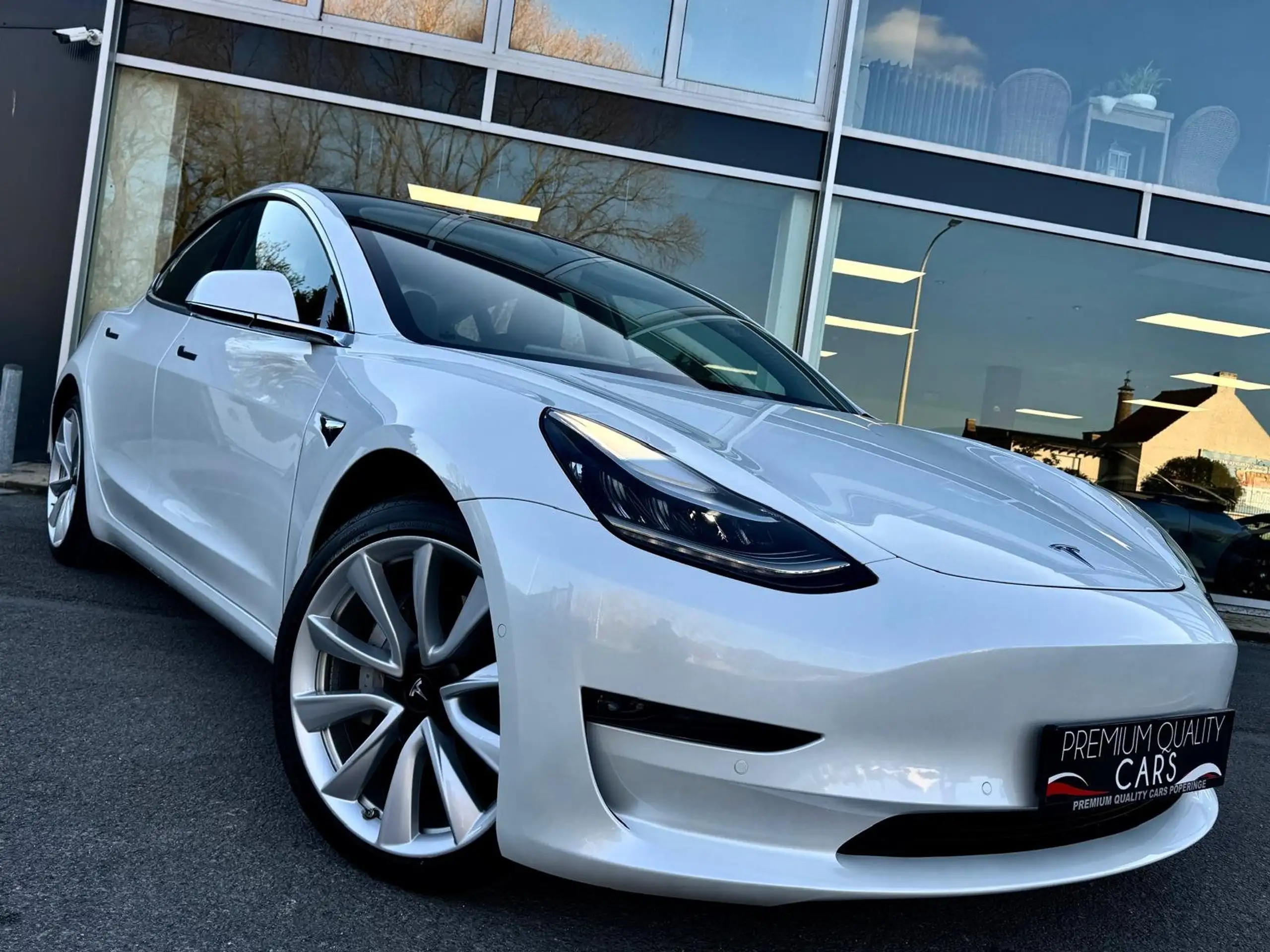 Tesla - Model 3