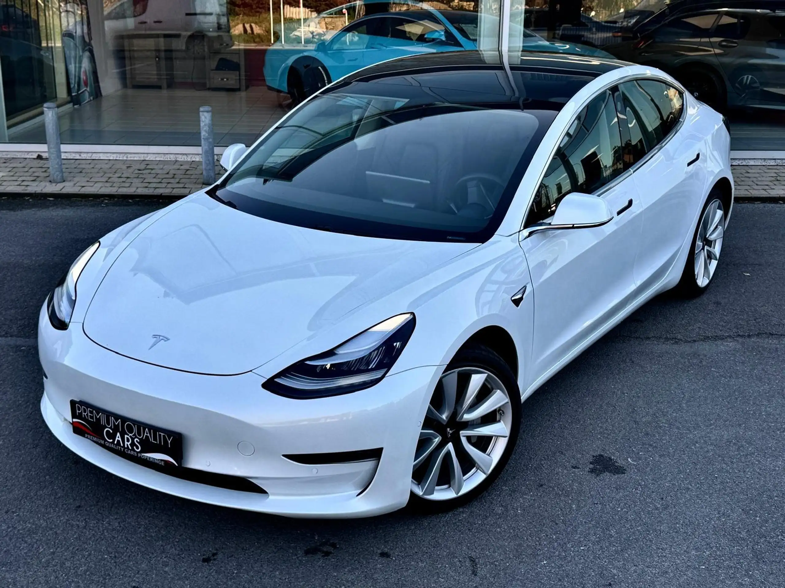 Tesla - Model 3