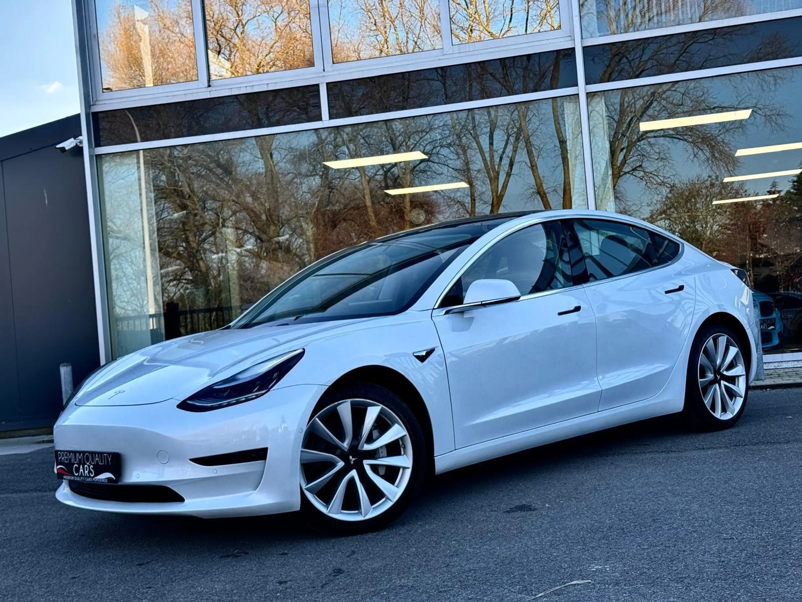 Tesla - Model 3