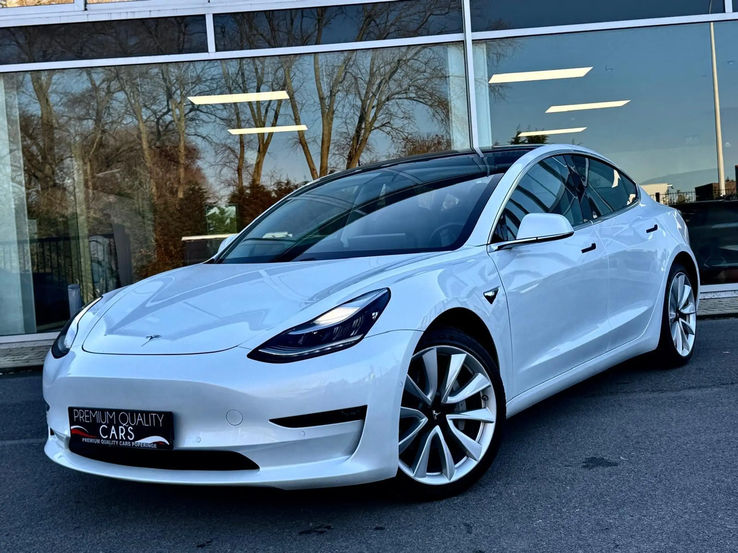 Tesla - Model 3