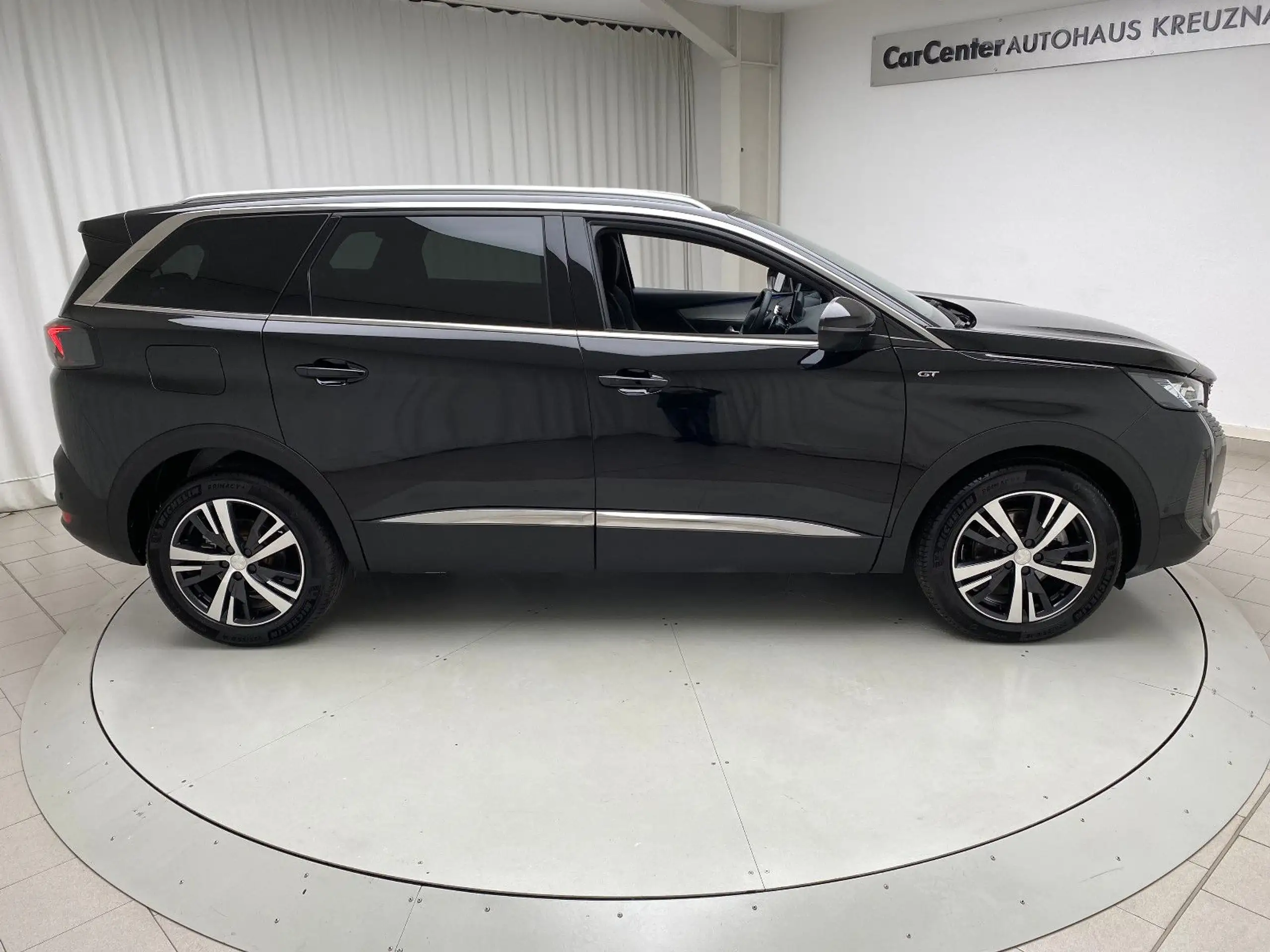 Peugeot - 5008