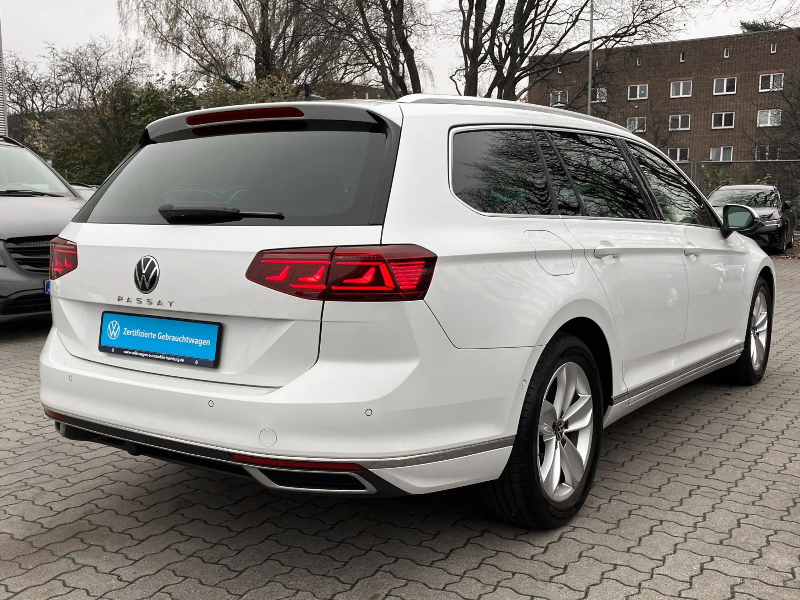 Volkswagen - Passat Variant