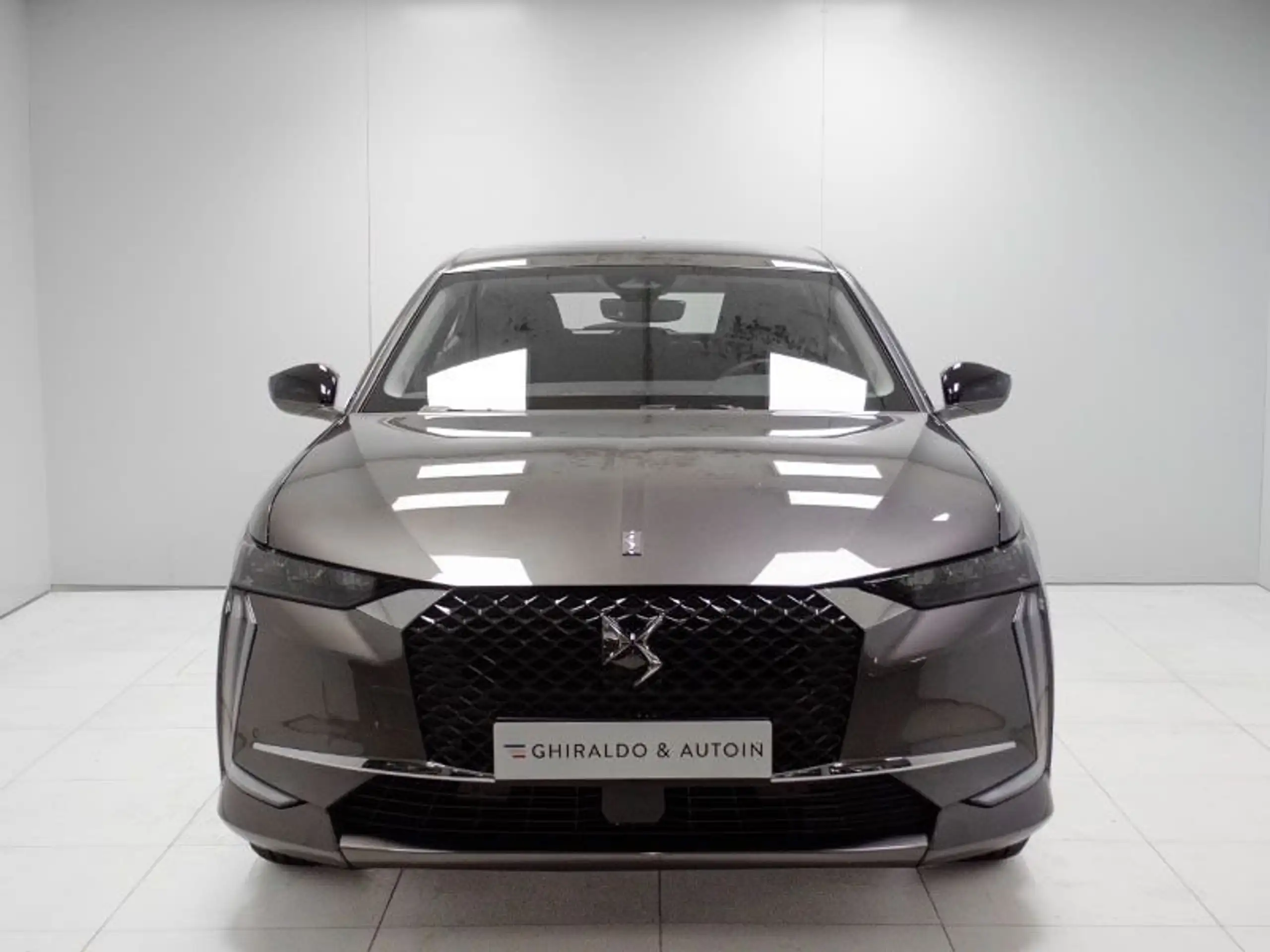 DS Automobiles - DS 4