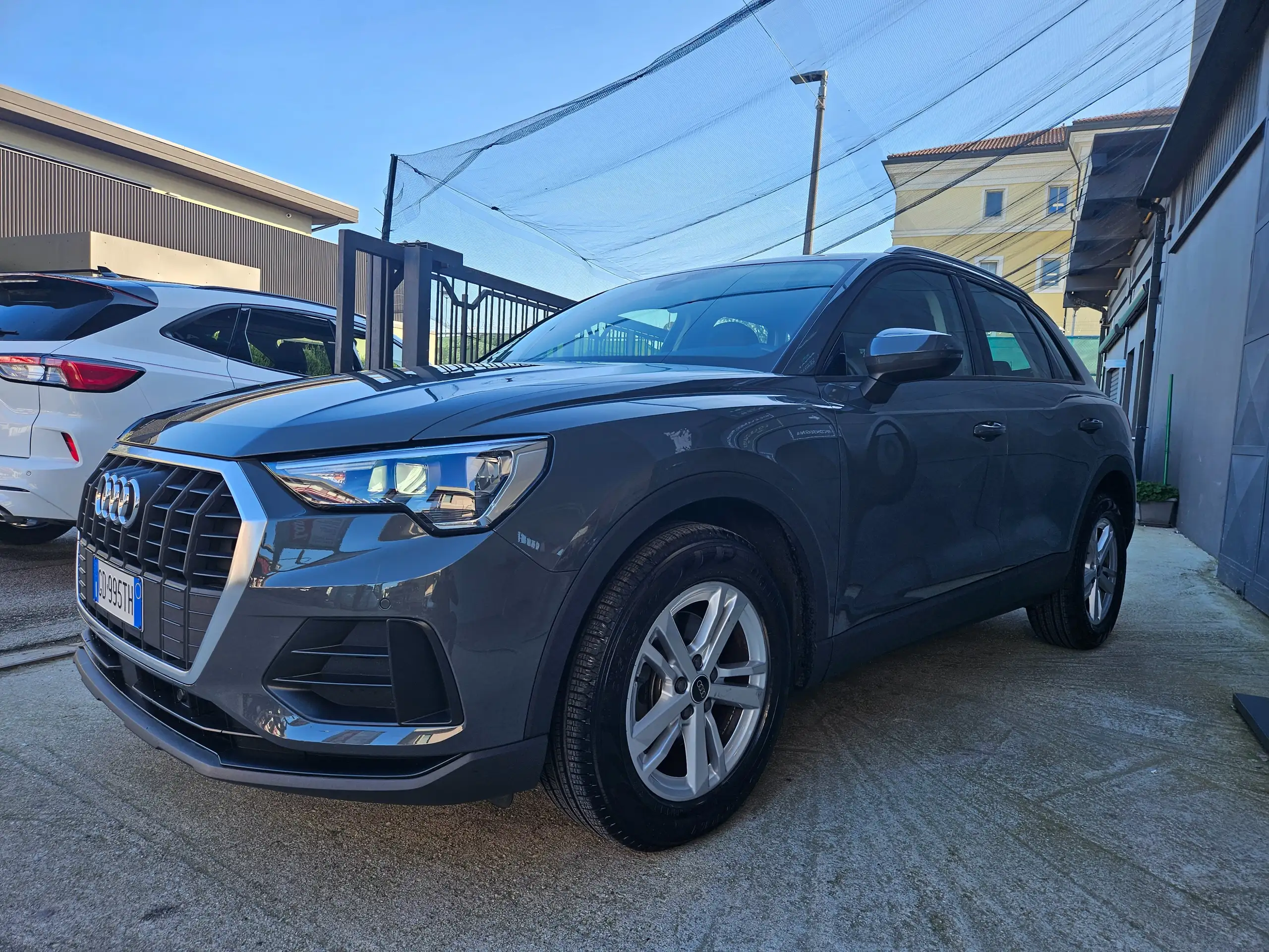 Audi - Q3