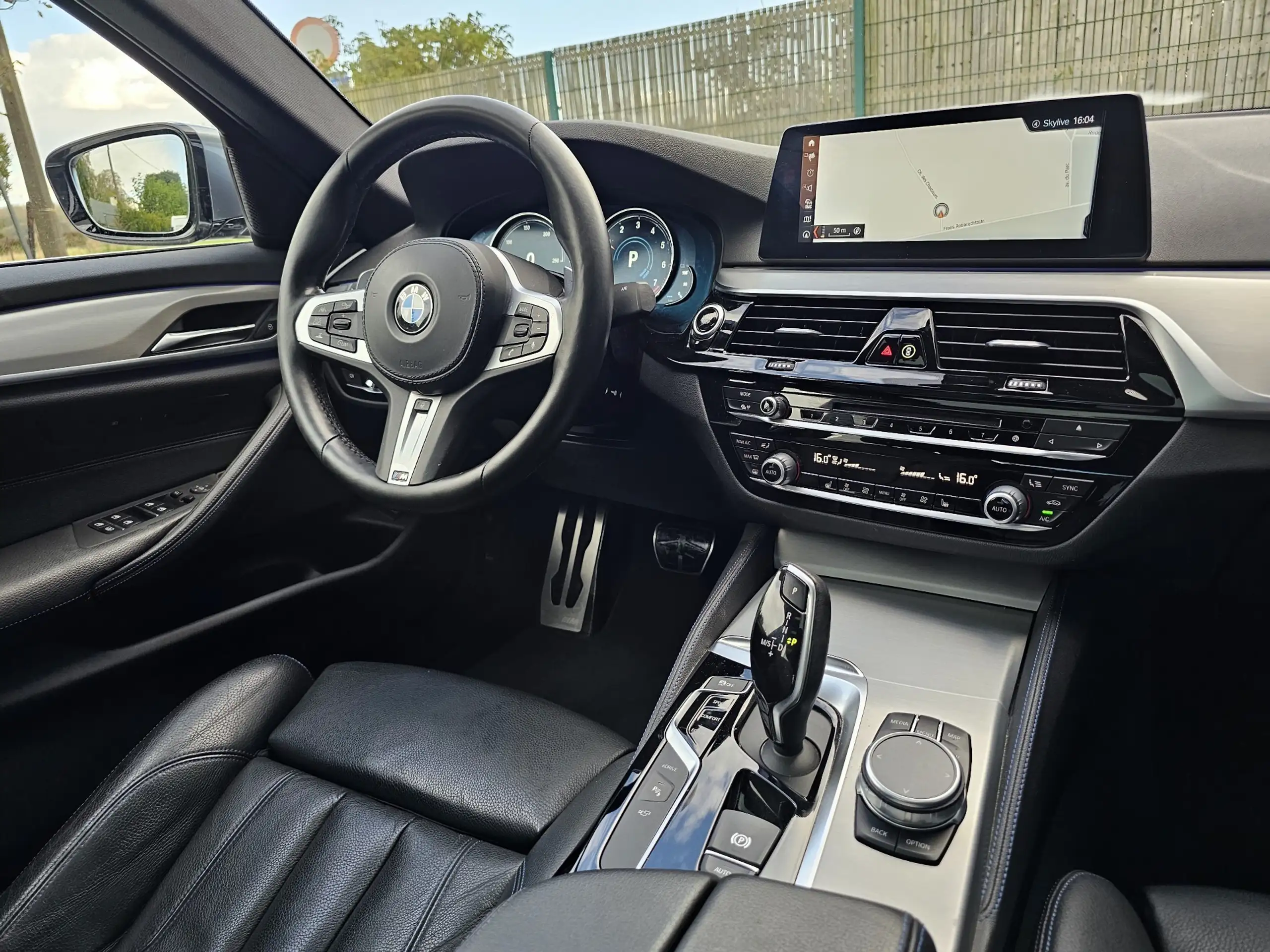 BMW - 530