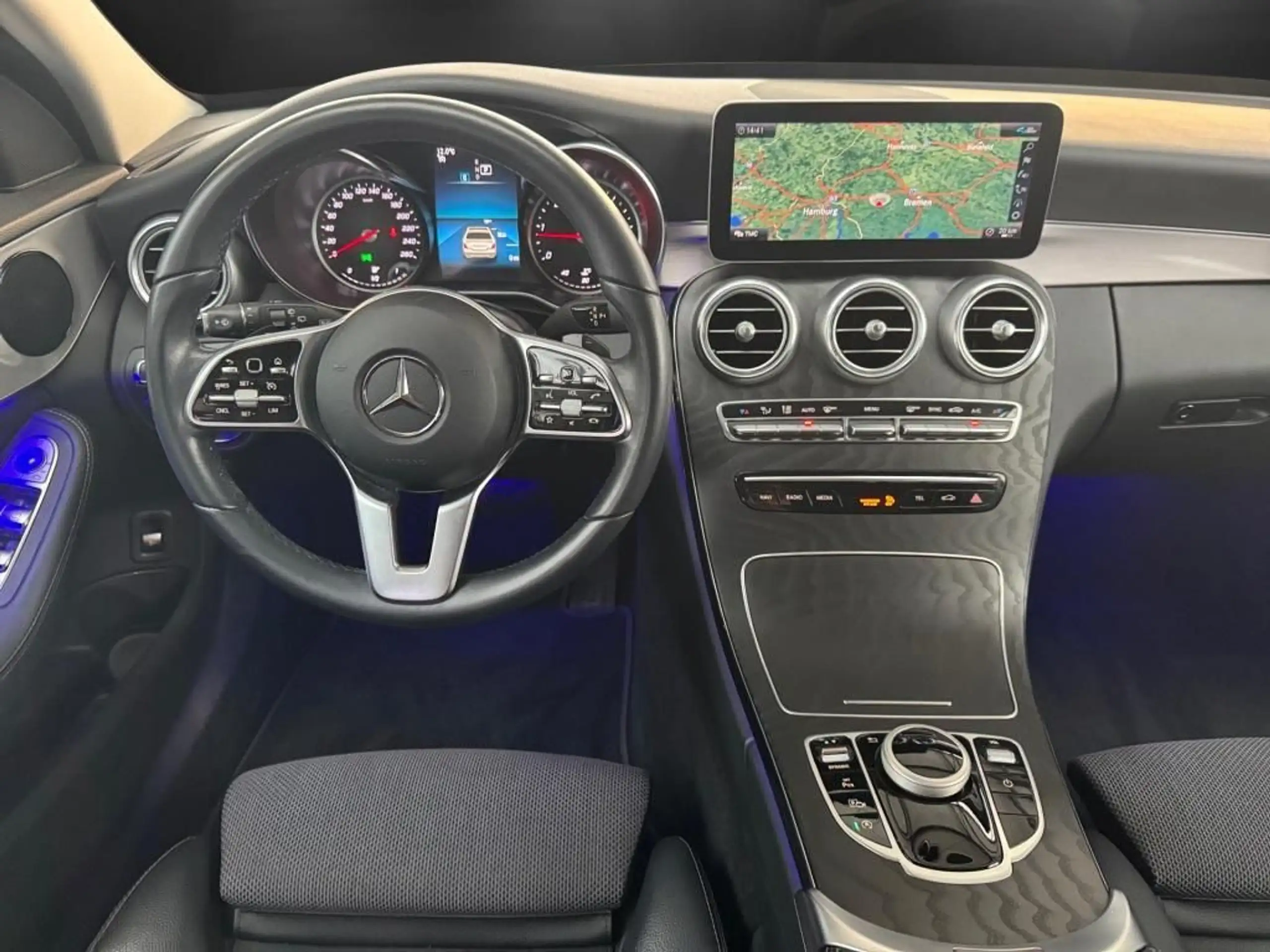 Mercedes-Benz - C 220