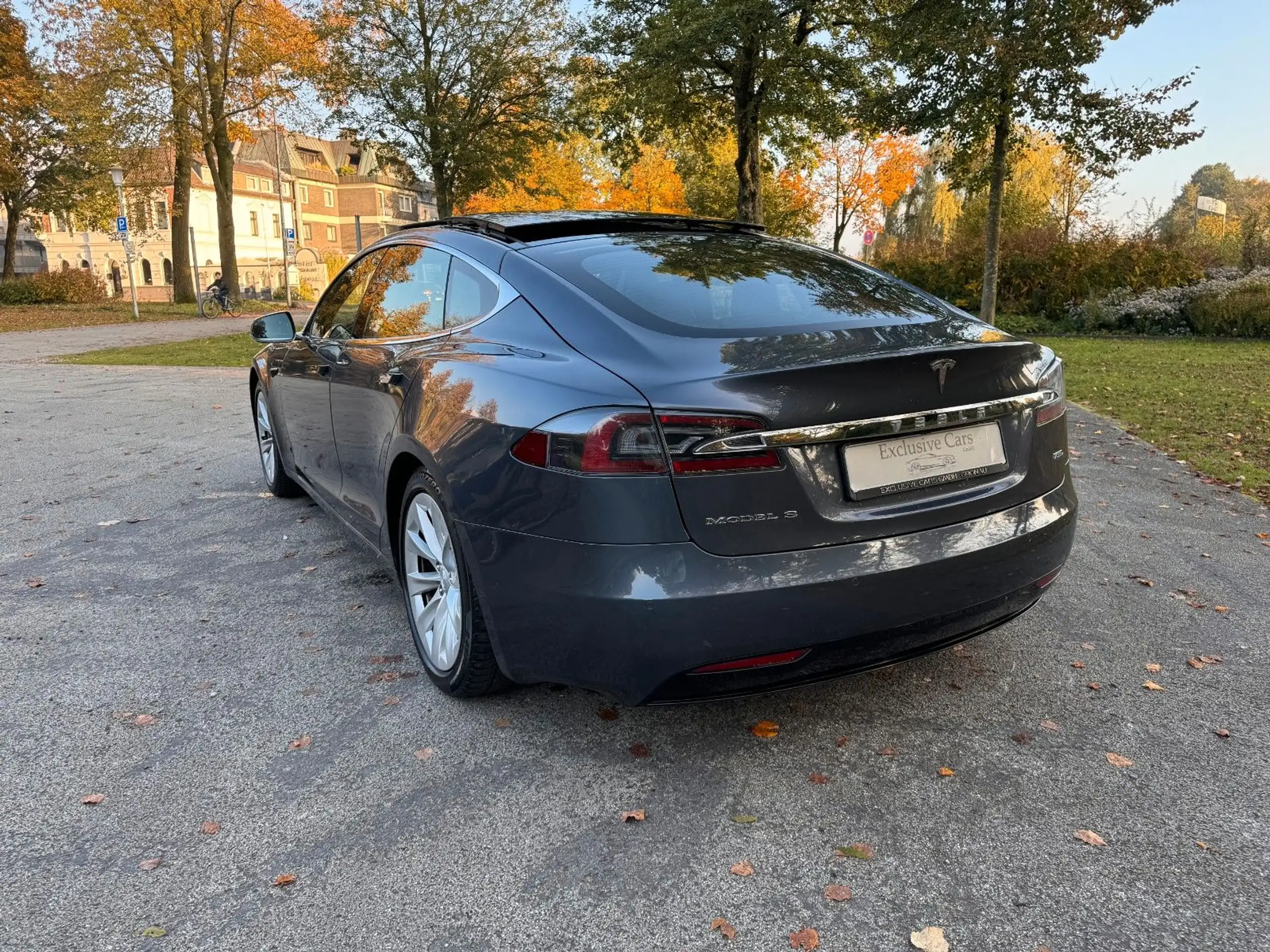 Tesla - Model S