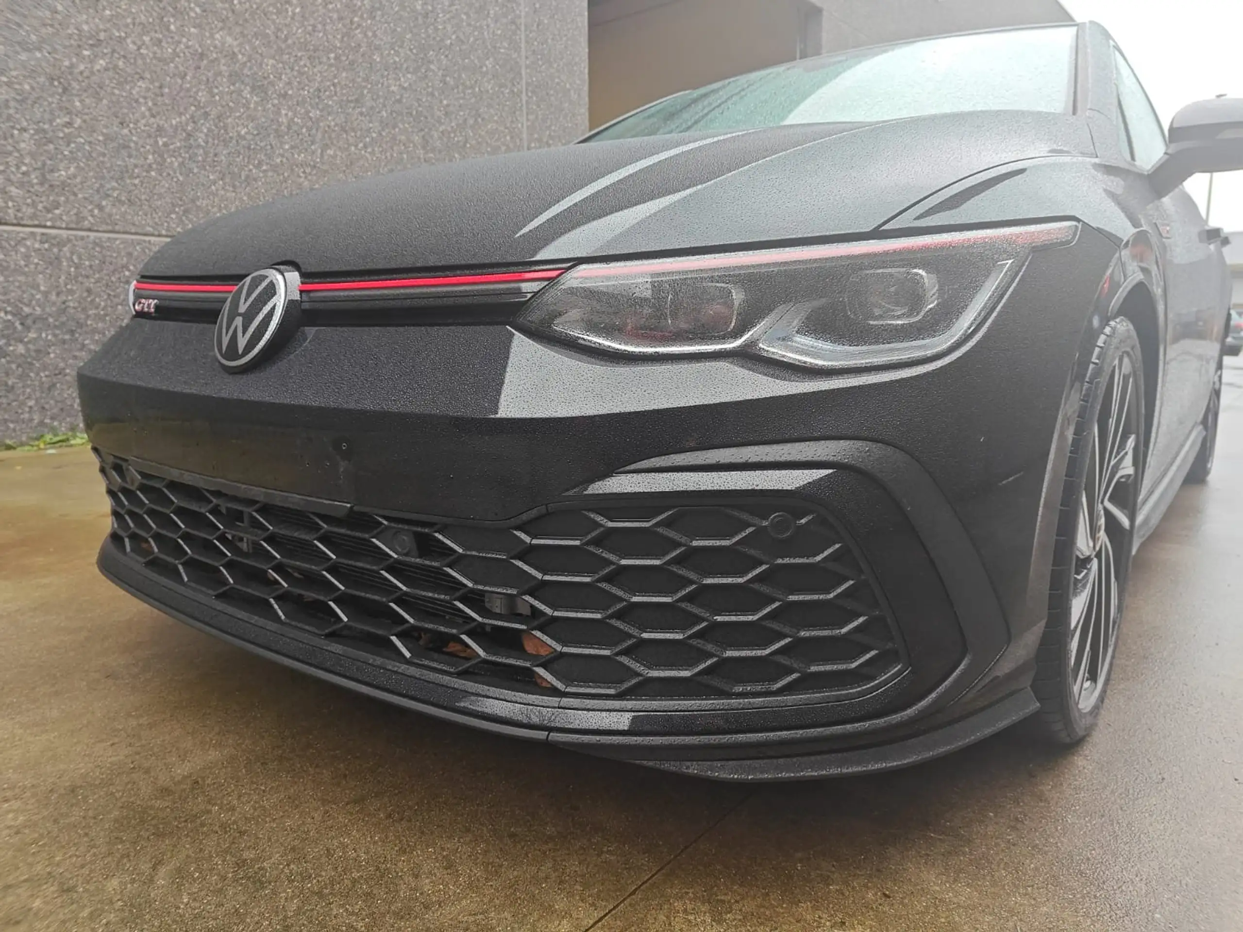 Volkswagen - Golf GTI